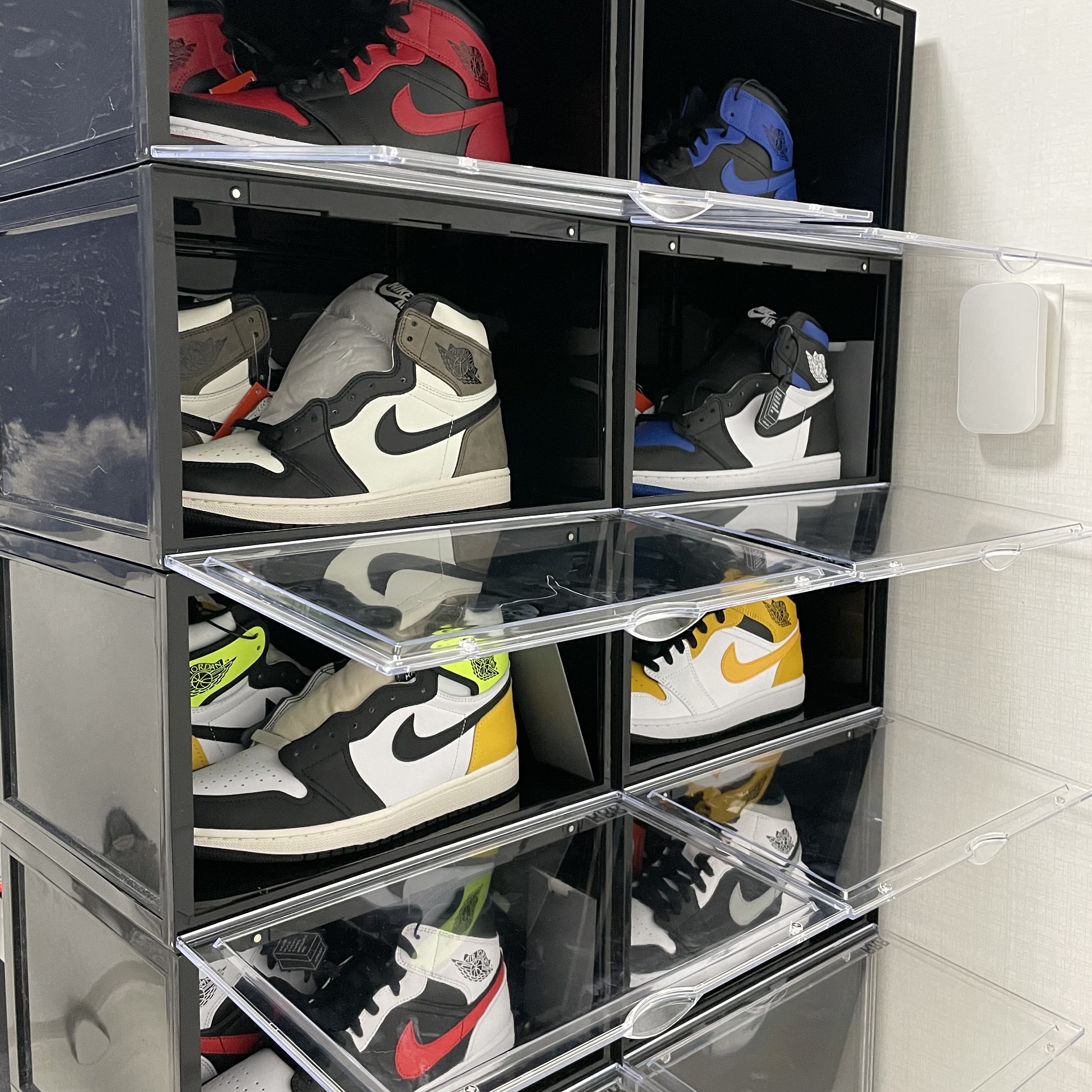 Jordan 1 Mid Bred Banned 2020, Jordan 1 Mid Black Chile Red 착용 스타일