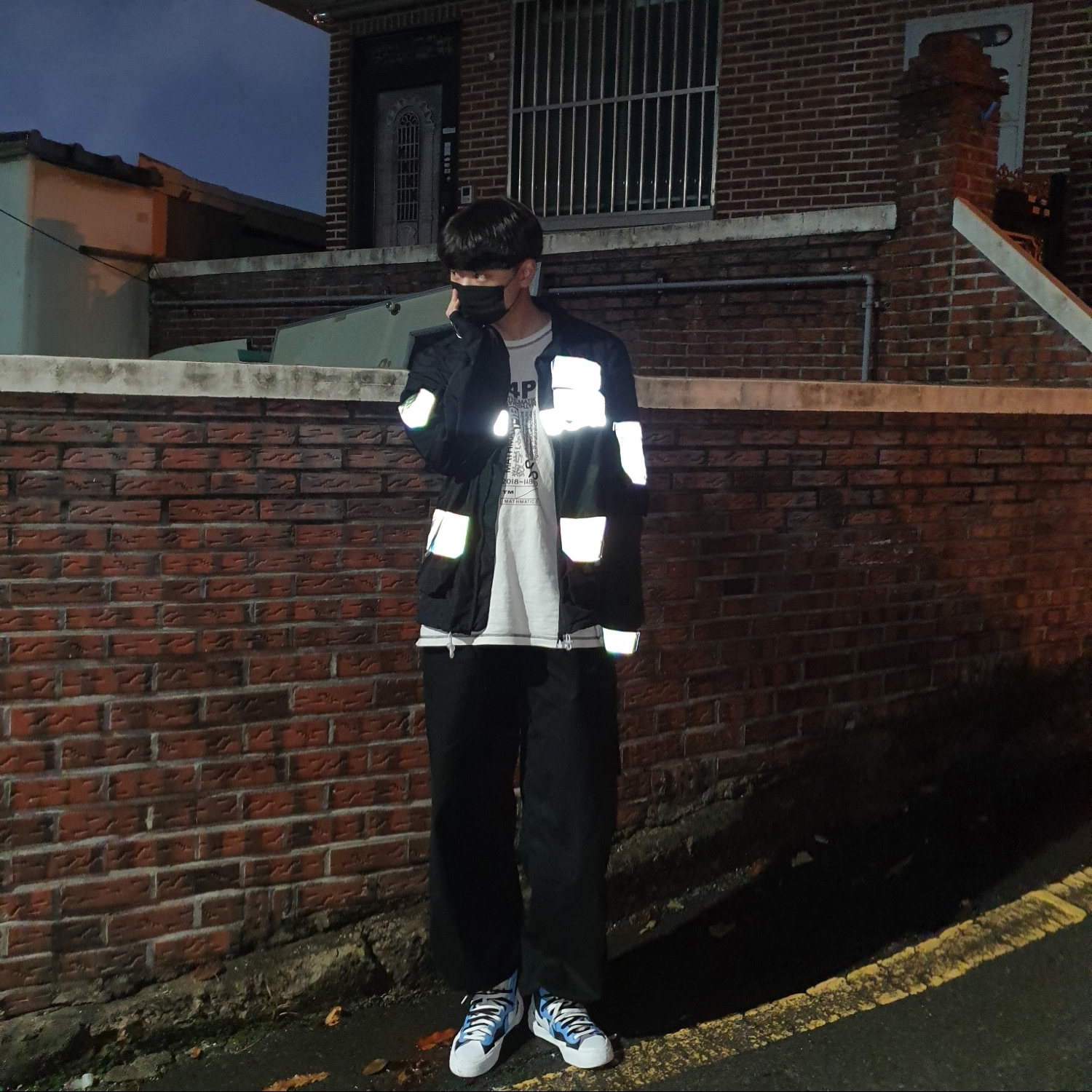 Nike x Sacai Blazer Mid White Black Legend Blue 착용 스타일 - 1