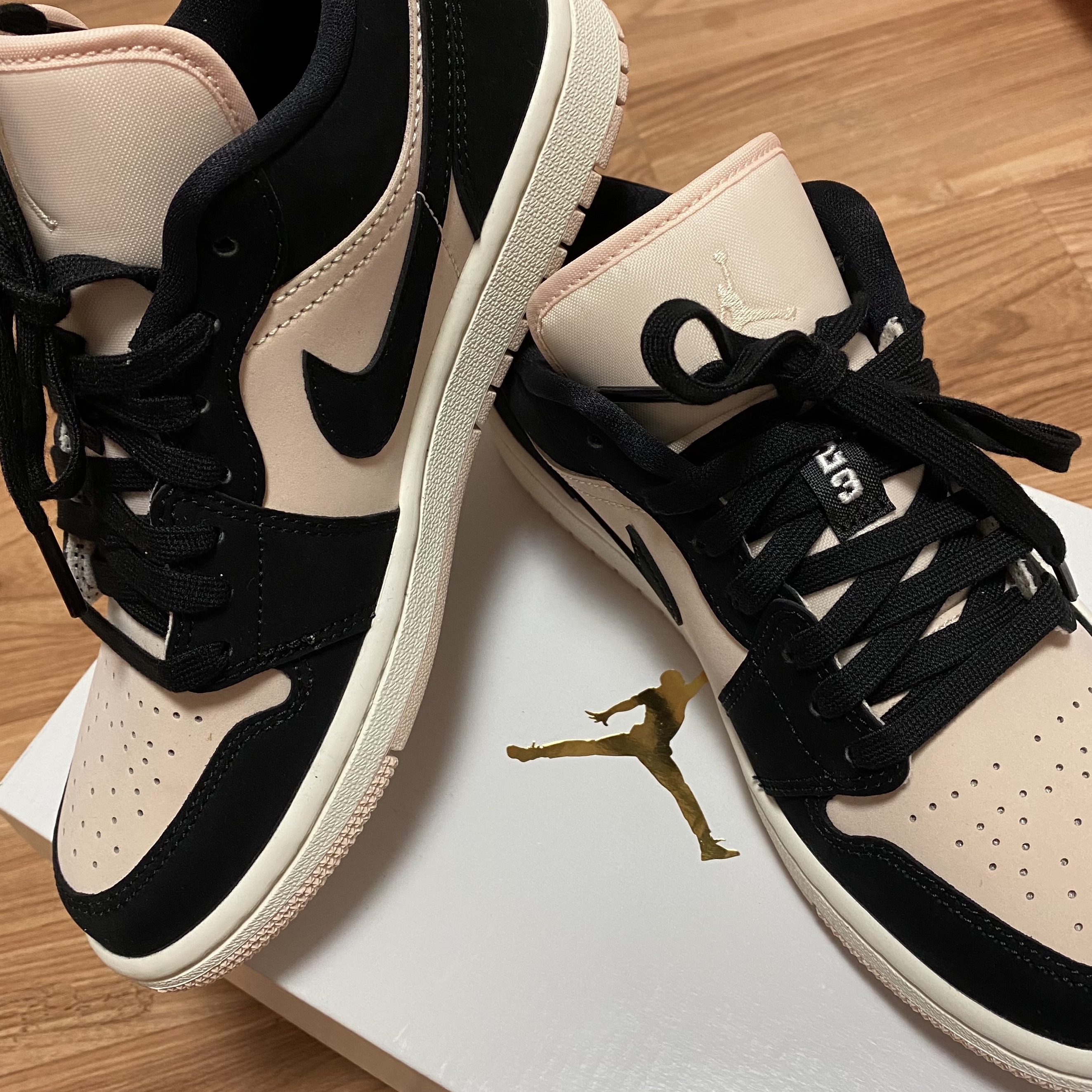 (W) Jordan 1 Low Guava Ice 착용 스타일