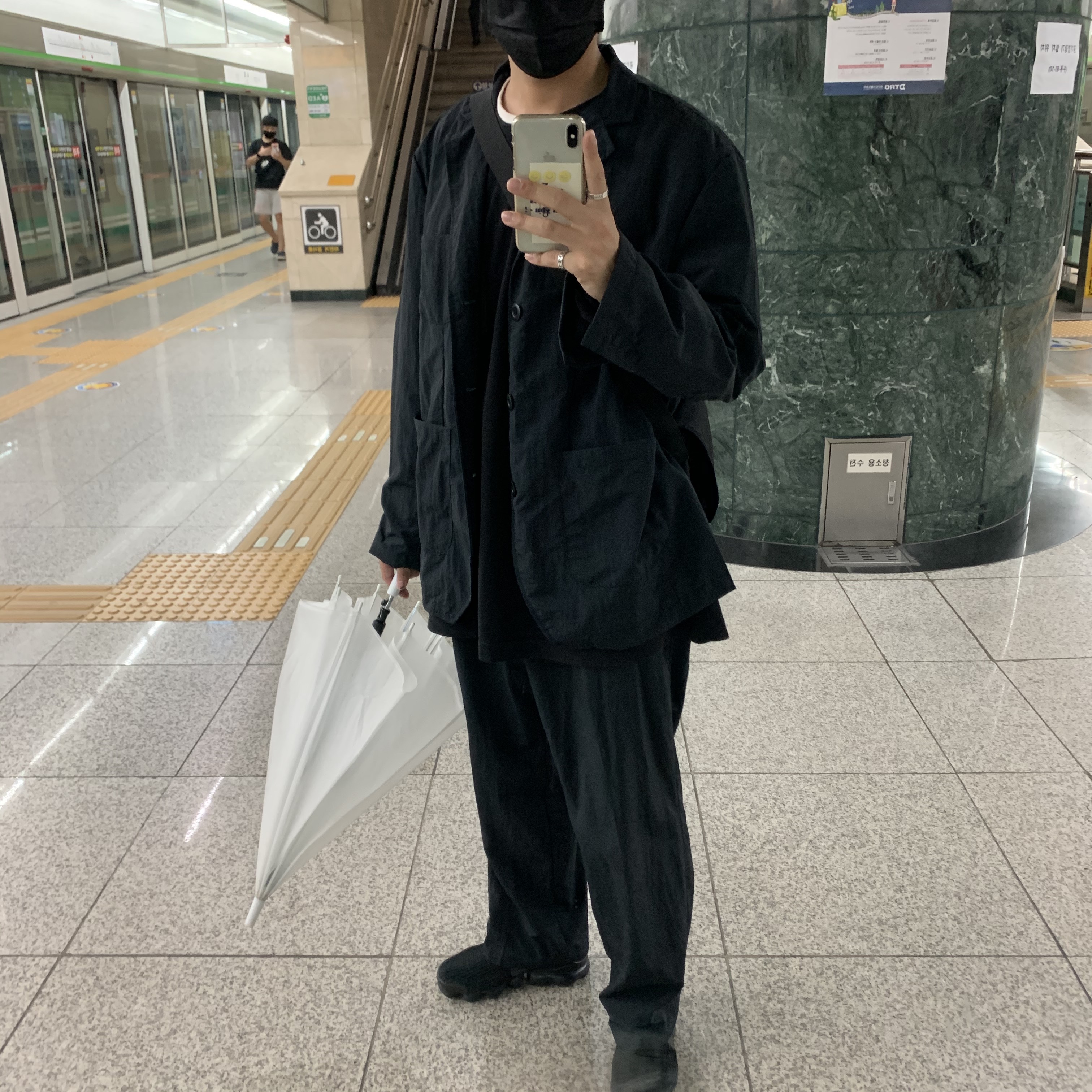 Nike Air VaporMax Flyknit 3.0 Triple Black 착용 스타일 - 2
