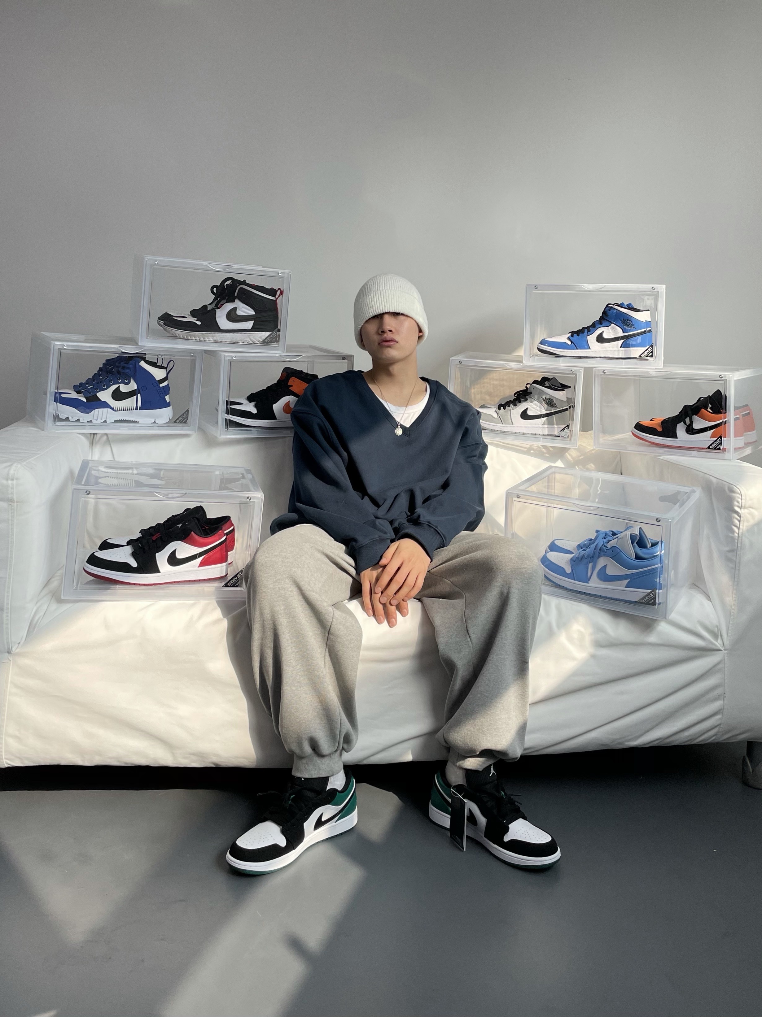 Jordan 1 Mid SE Signal Blue, Jordan 1 Mid Light Smoke Grey 착용 스타일