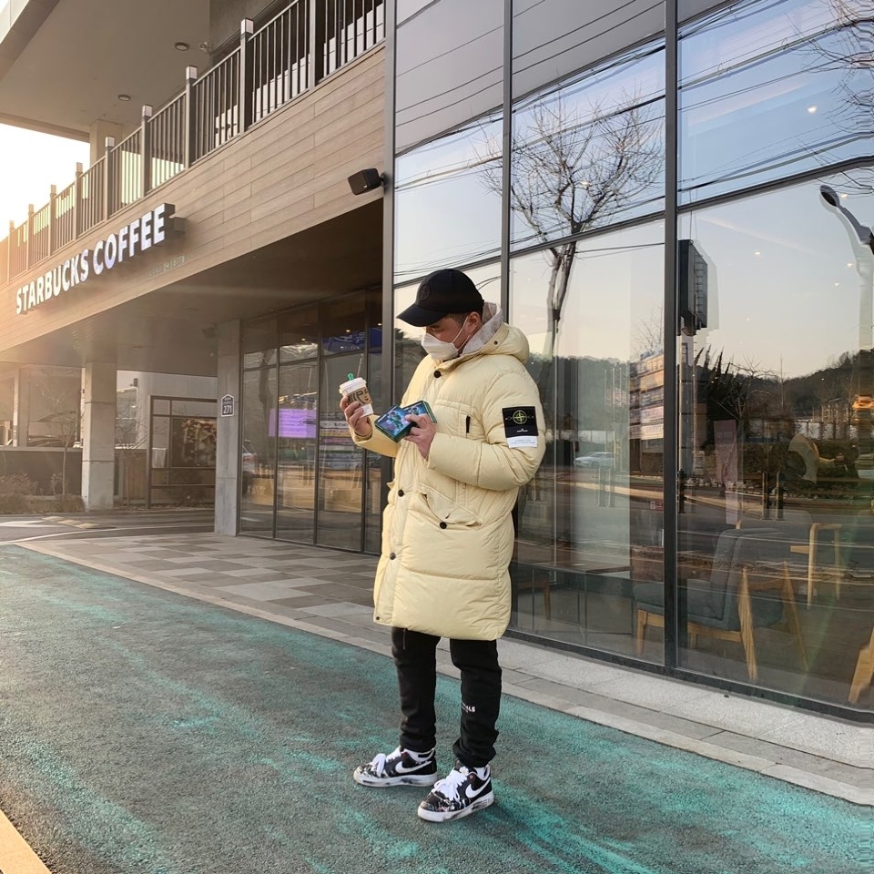 Nike x Peaceminusone Air Force 1 Low Para-Noise 착용 스타일