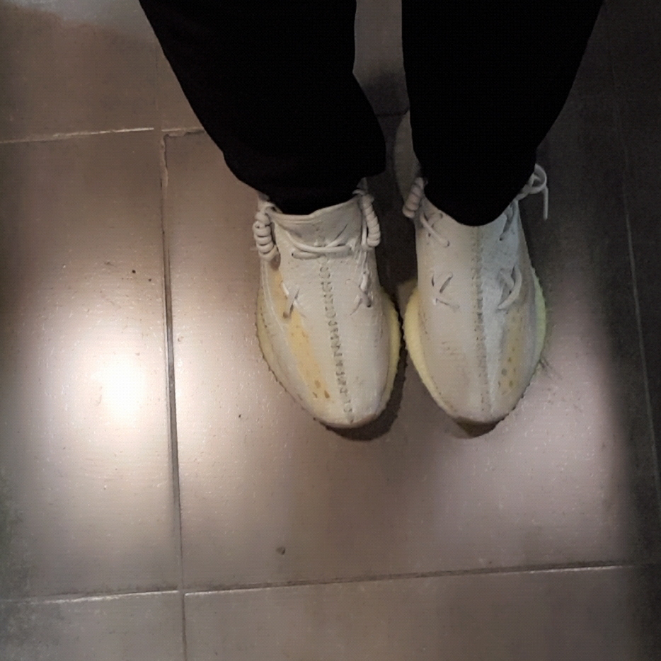 Adidas Yeezy Boost 350 V2 Hyperspace 착용 스타일
