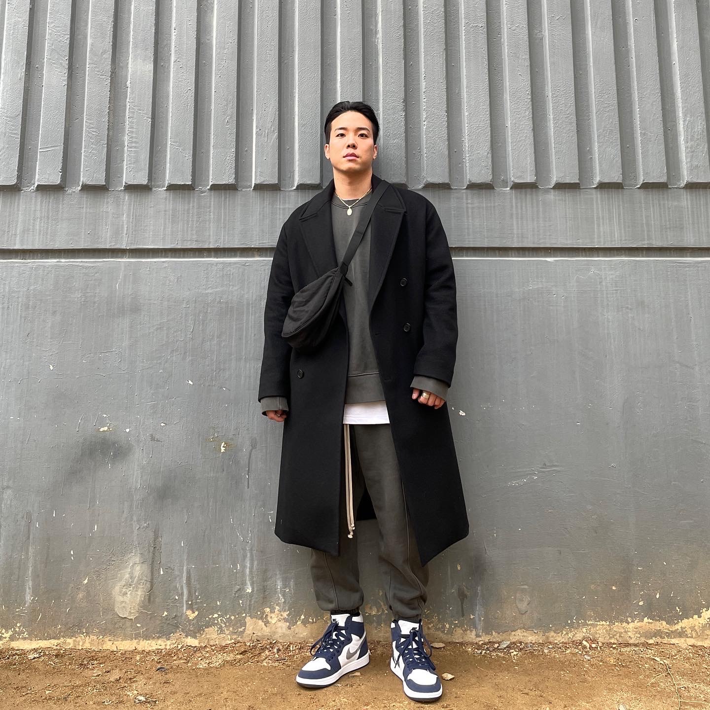 Jordan 1 Retro High OG CO.JP Midnight Navy 착용 스타일 - 4