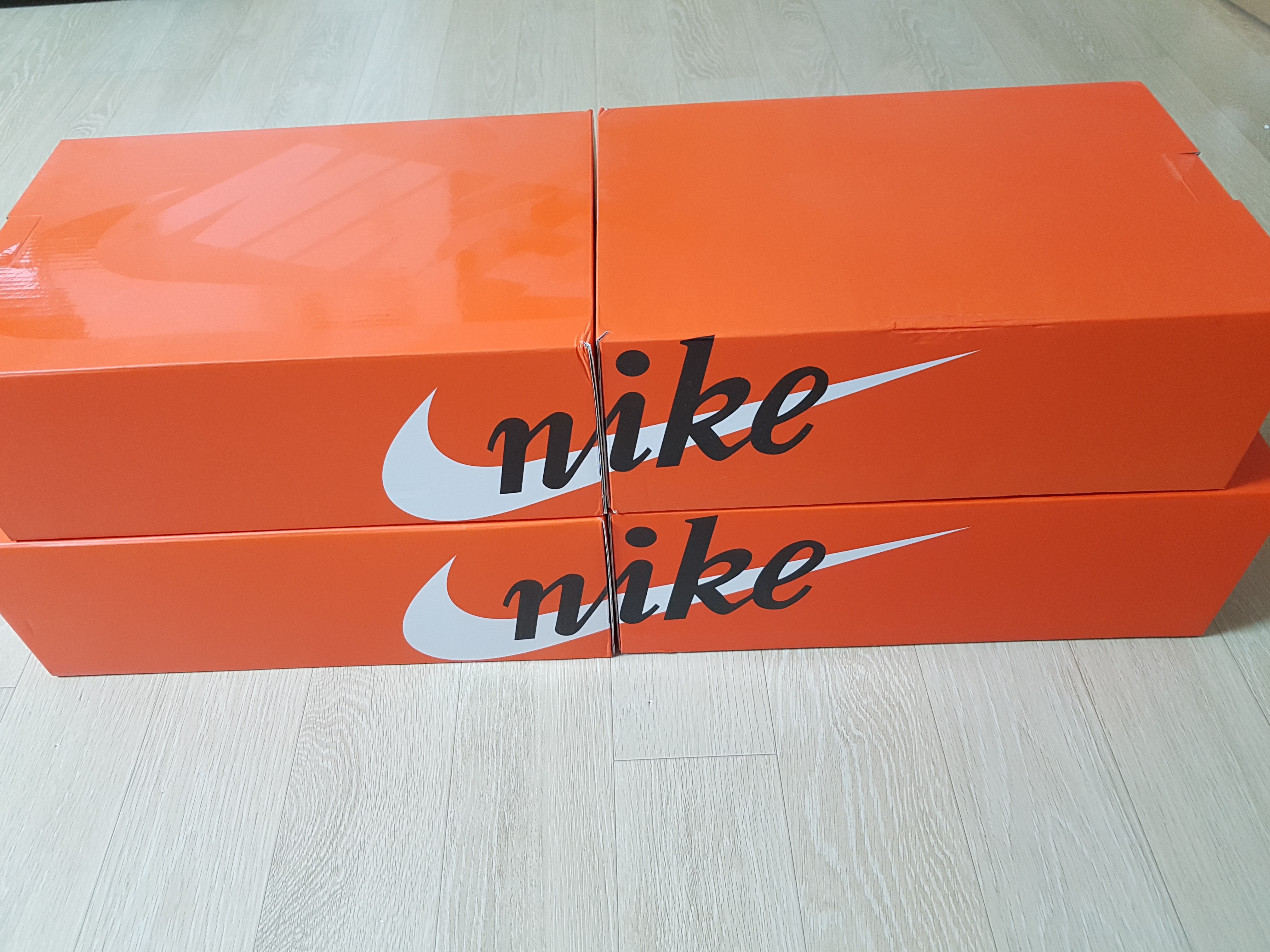Nike x Sacai VaporWaffle Tour Yellow & Gorge Green Sail, Nike x Sacai VaporWaffle String & Black Villain Red 착용 스타일 - 2