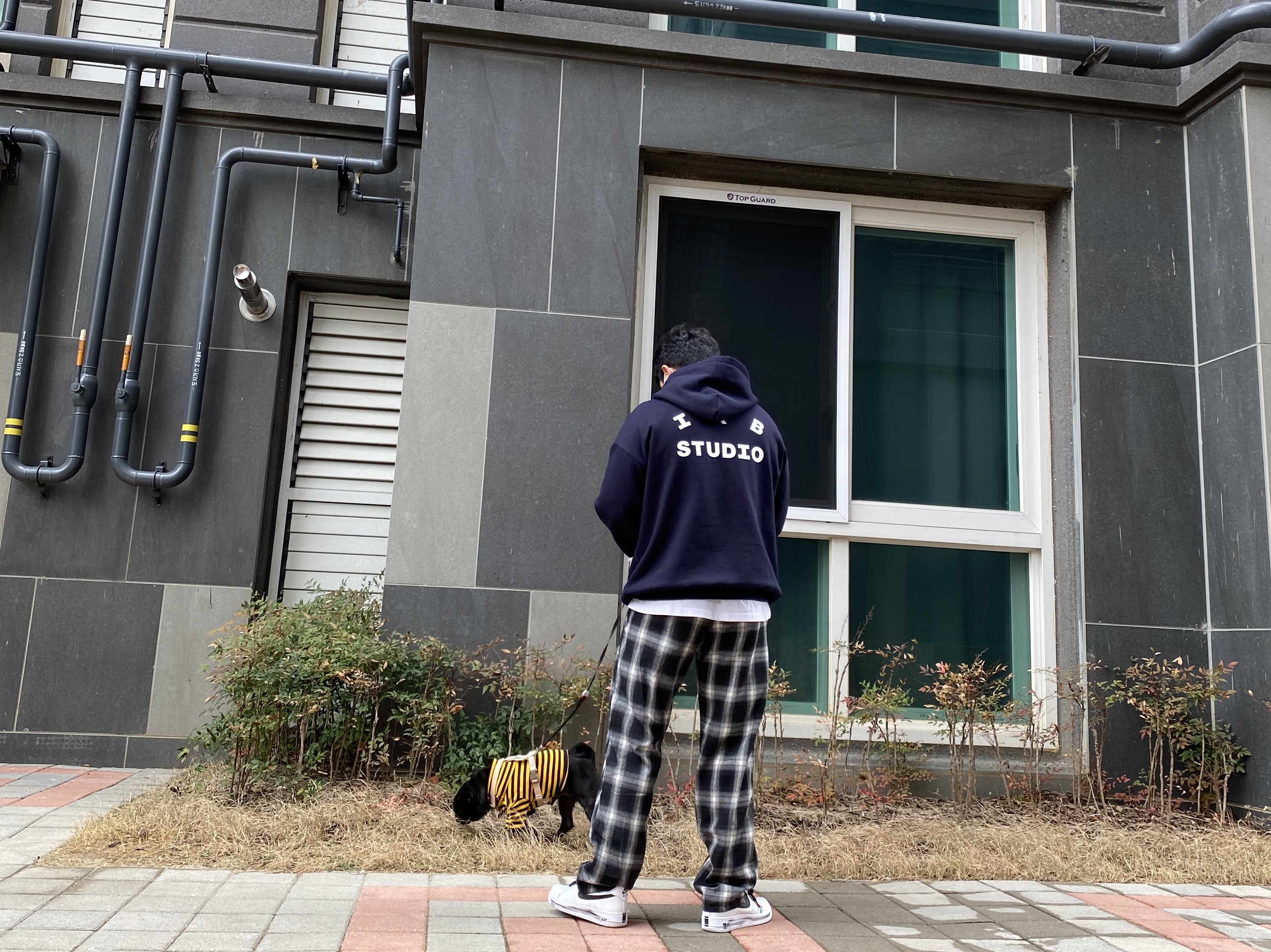 IAB Studio Hoodie Navy - 21SS, Nike x Peaceminusone Air Force 1 Low Para-Noise 2.0 착용 스타일 - 1