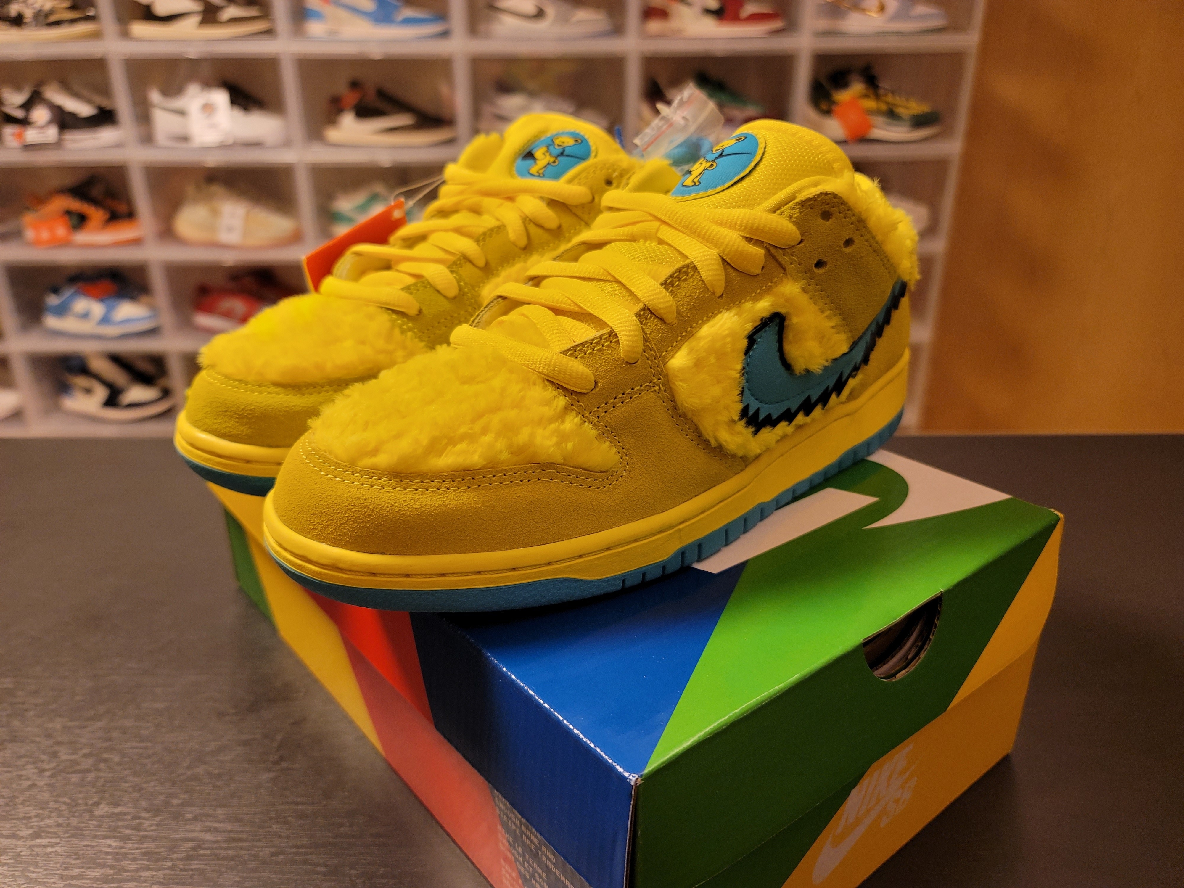 Nike x Grateful Dead SB Dunk Low Yellow Bear 착용 스타일 - 2