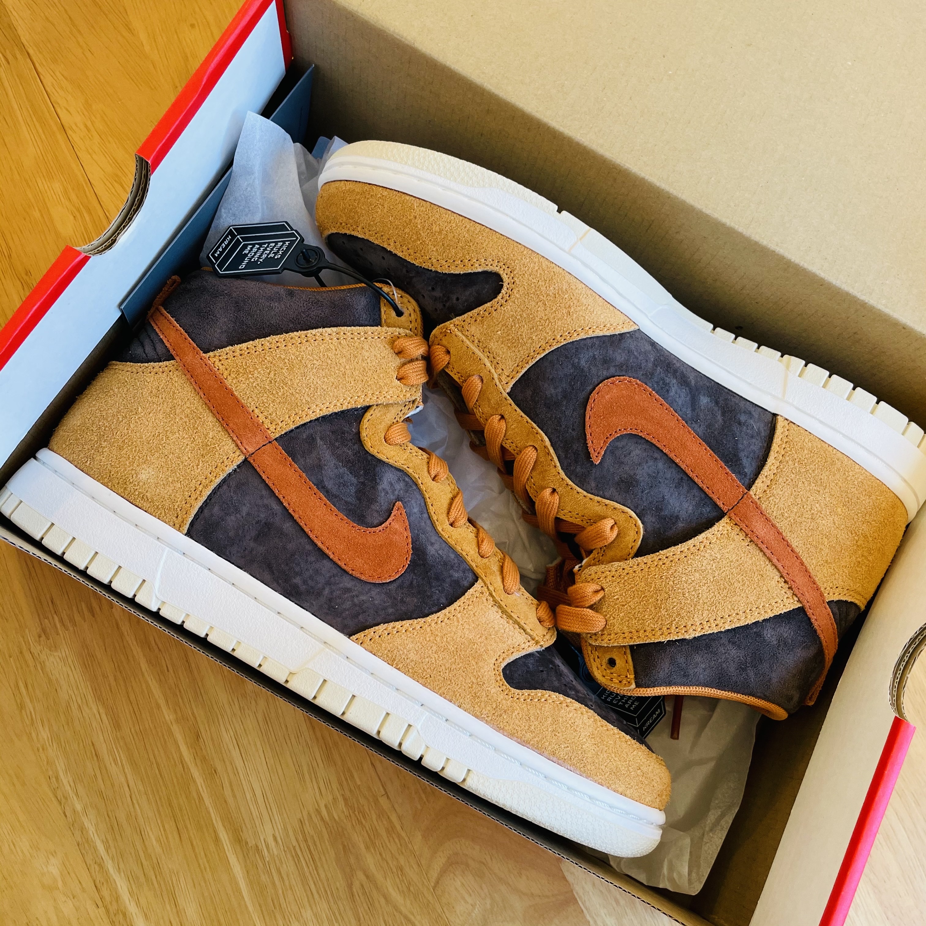Nike Dunk High Retro PRM Dark Curry 착용 스타일 - 1