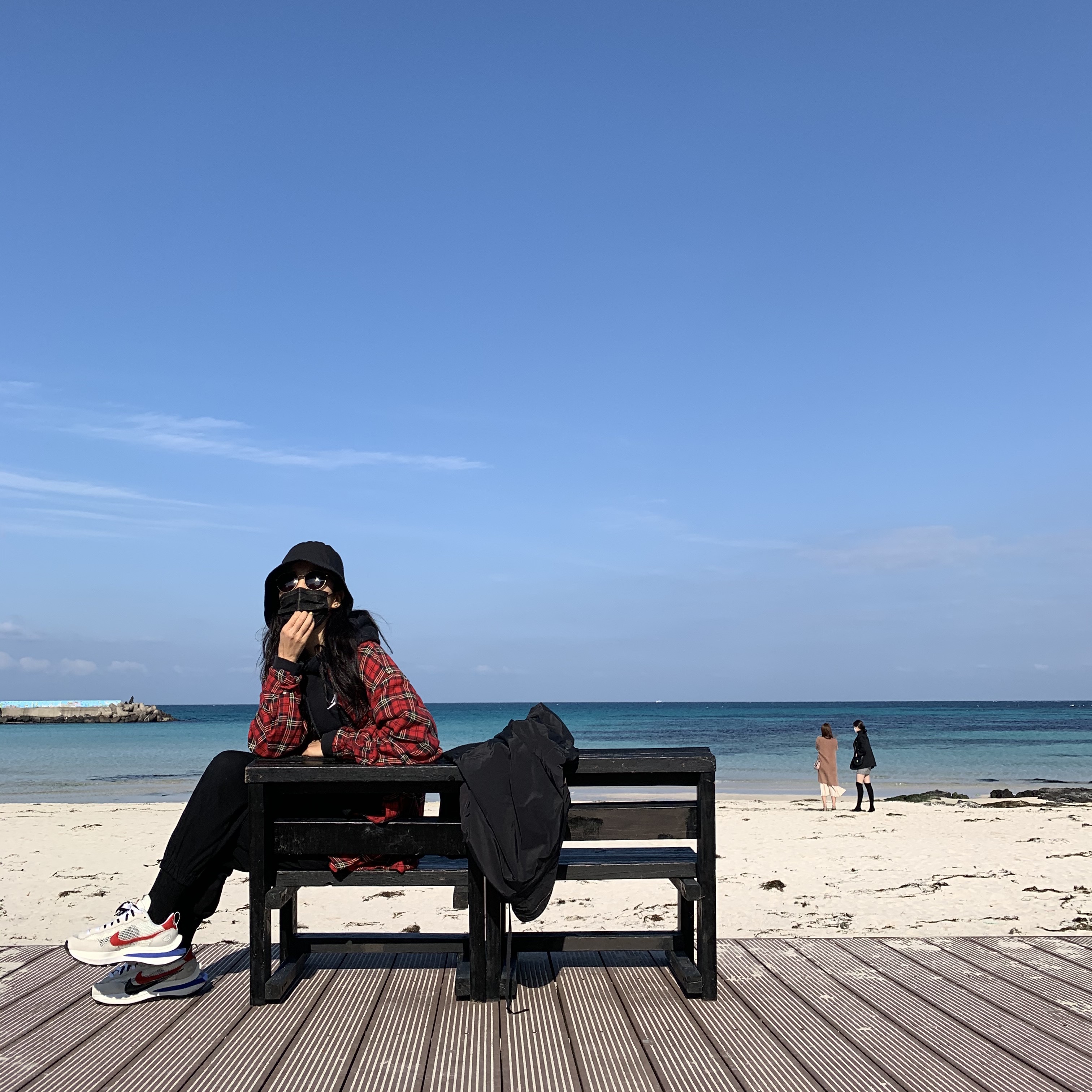 Nike x Sacai VaporWaffle Royal Fuchsia 착용 스타일 - 2