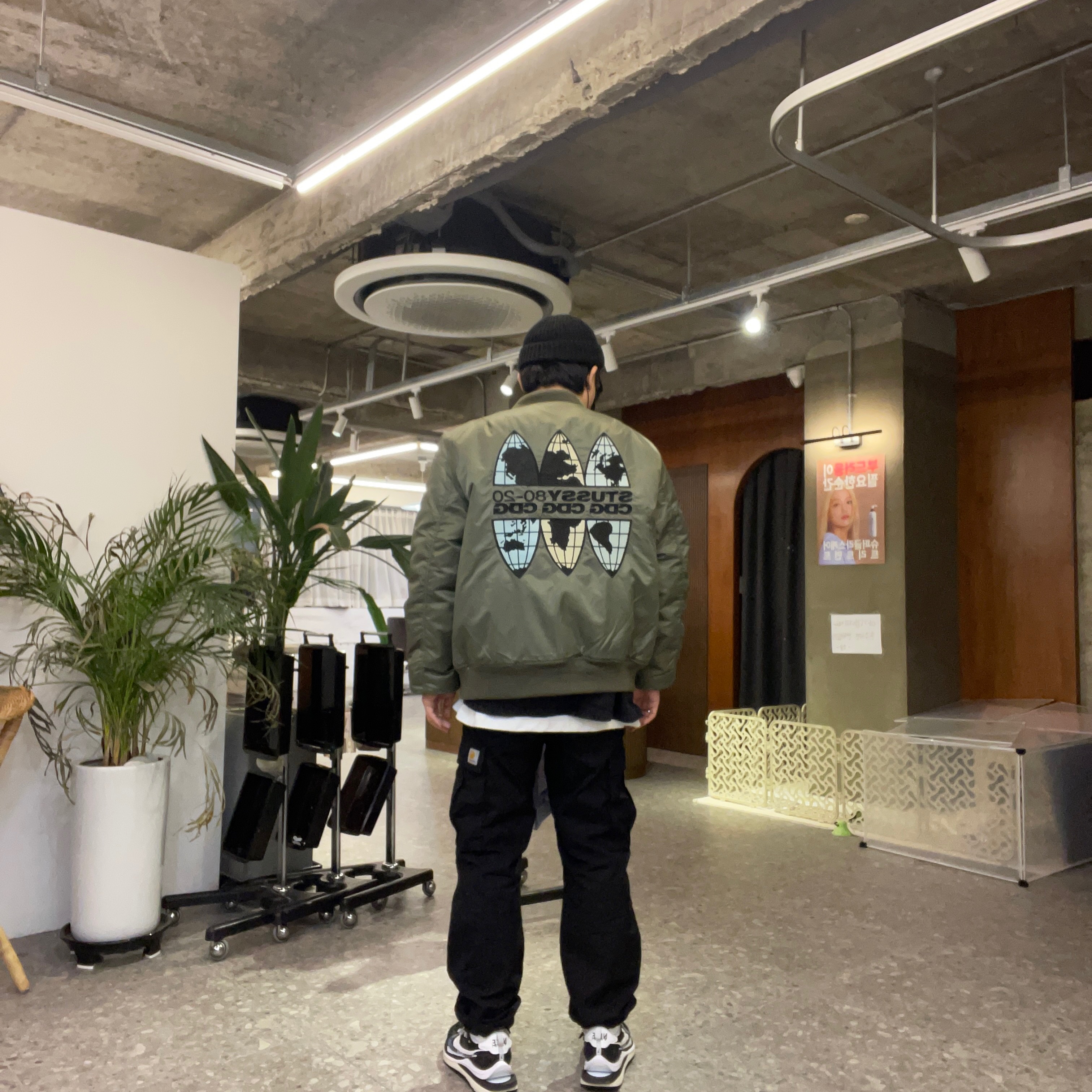 Stussy x CDG MA-1 Jacket Olive, Nike x Sacai VaporWaffle Black White 착용 스타일 - 1