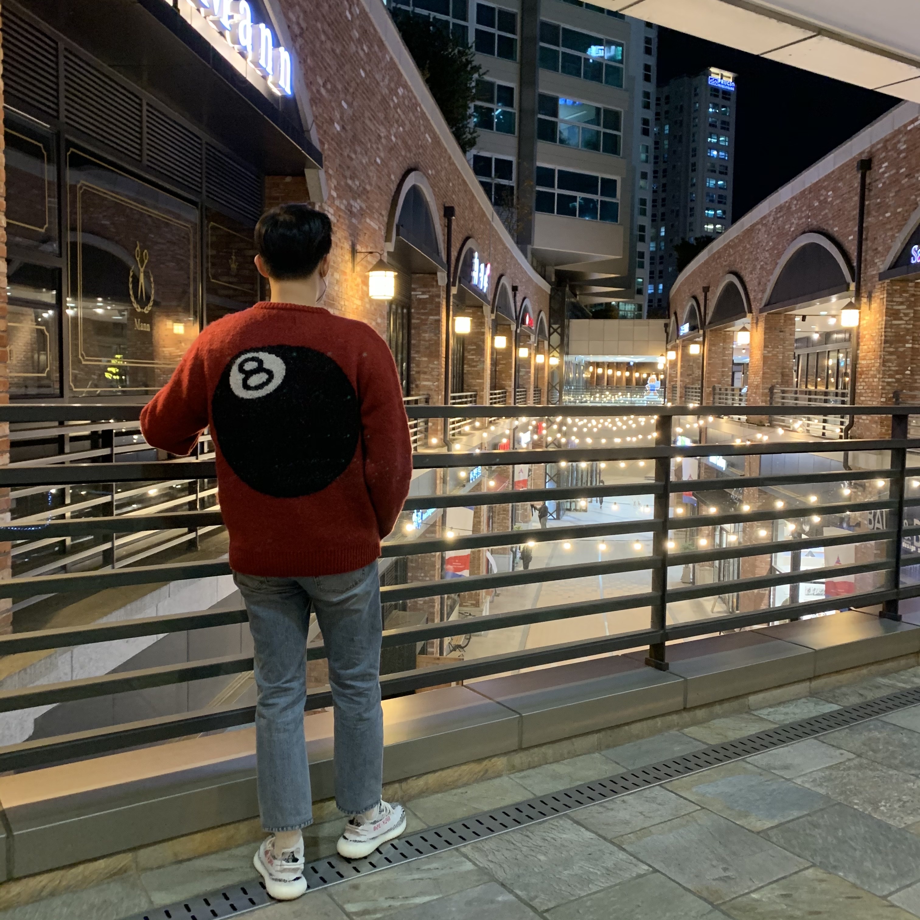 Stussy 8 Ball Heavy Brushed Mohair Sweater Red, Adidas Yeezy Boost 350 V2 Zebra 2017/2019/2020 착용 스타일