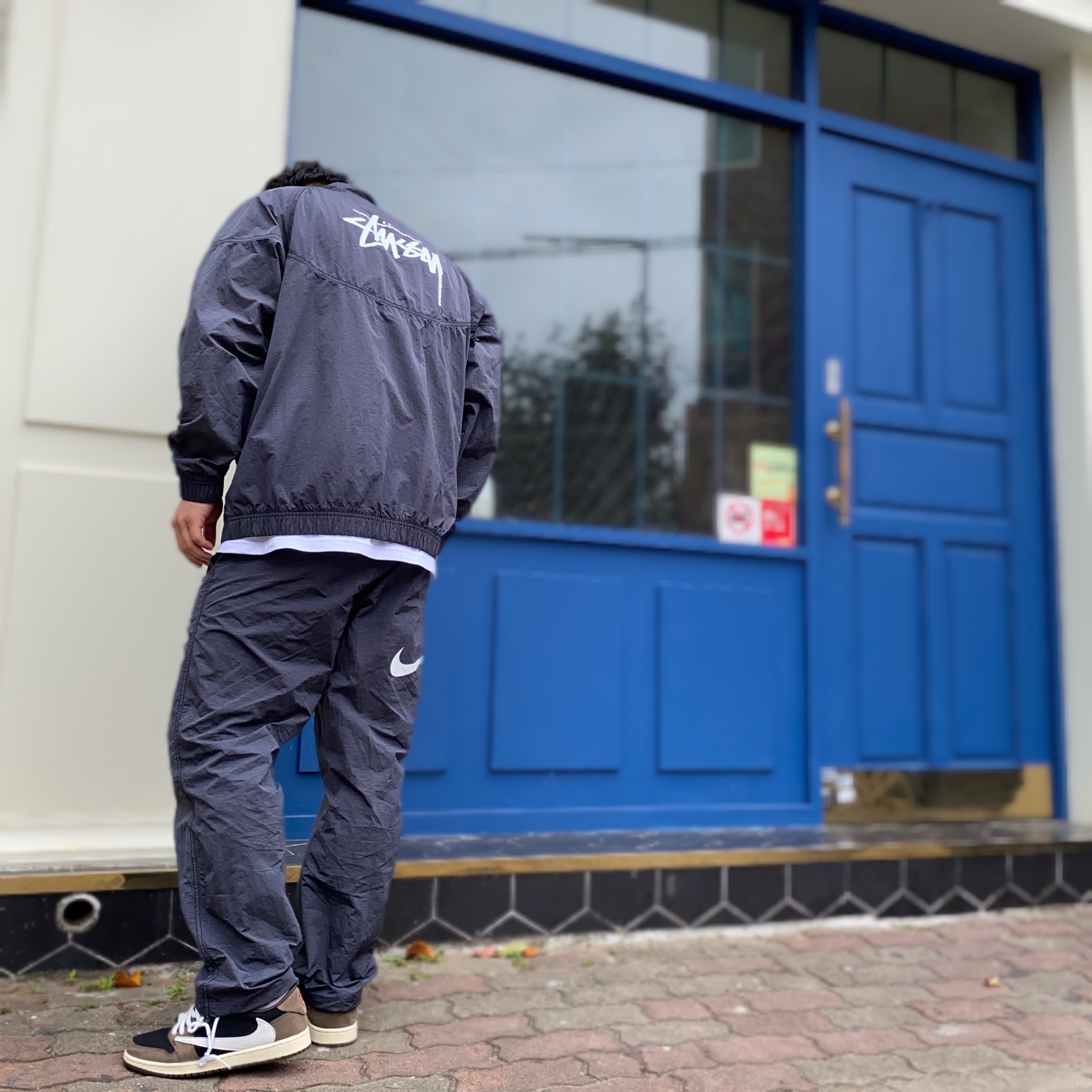 Nike x Stussy Windrunner Jacket Off Noir, Nike x Stussy Beach Pants Off Noir 착용 스타일