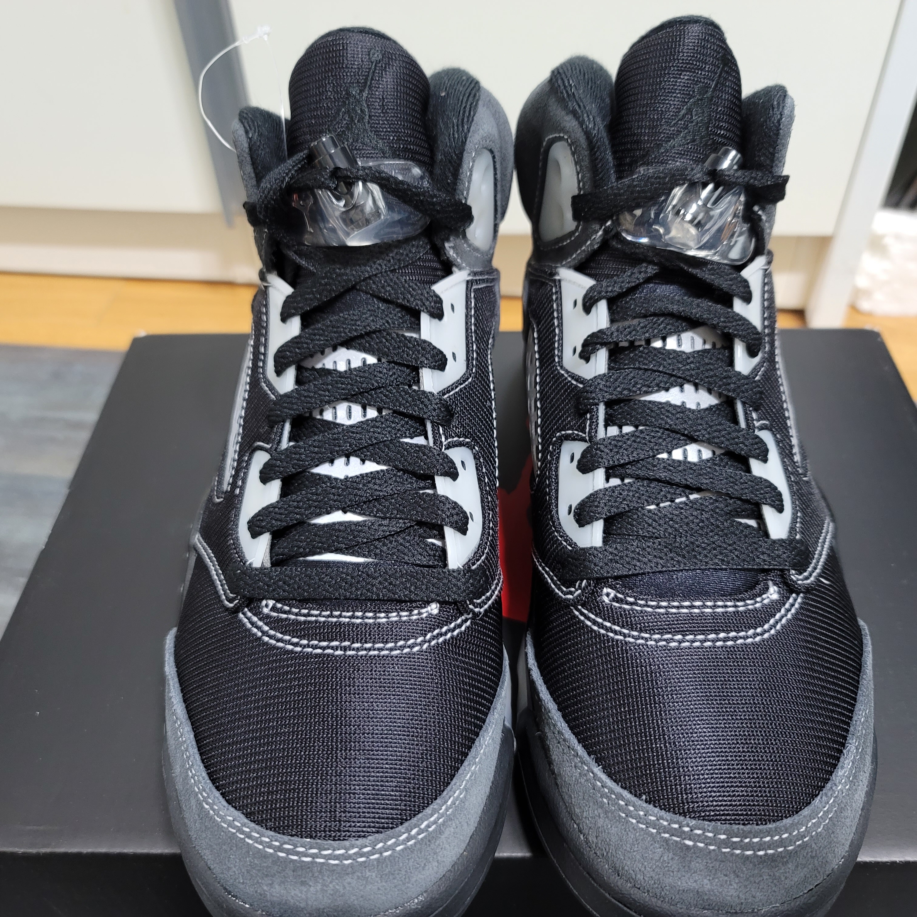 Jordan 5 Retro Anthracite 착용 스타일 - 3