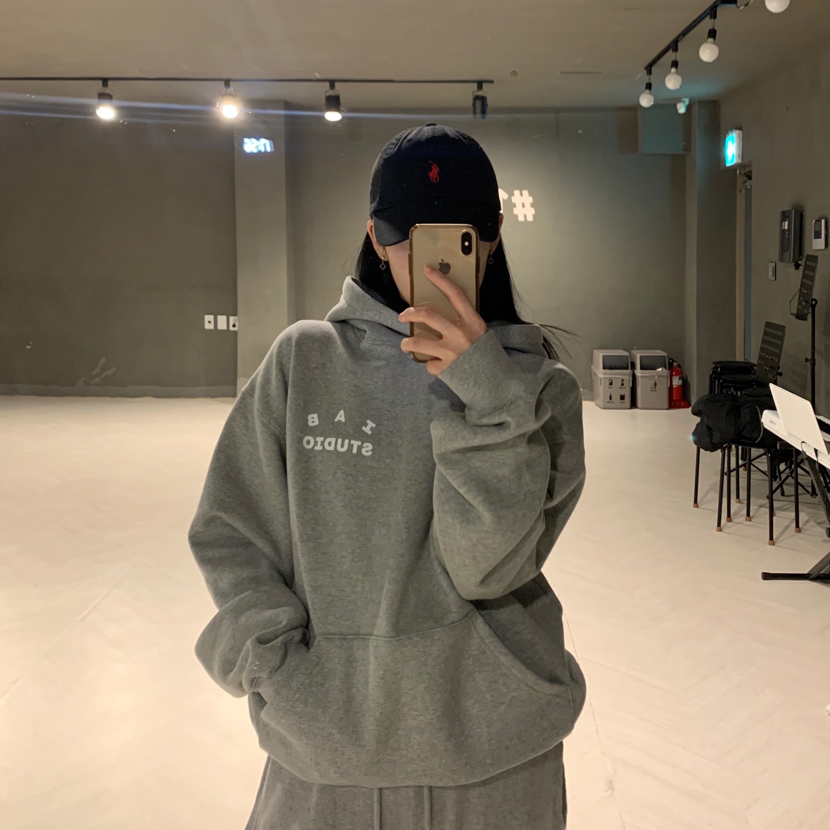 IAB Studio Hoodie Gray - 21SS, (GS) Jordan 1 Low Light Smoke Grey 착용 스타일 - 2