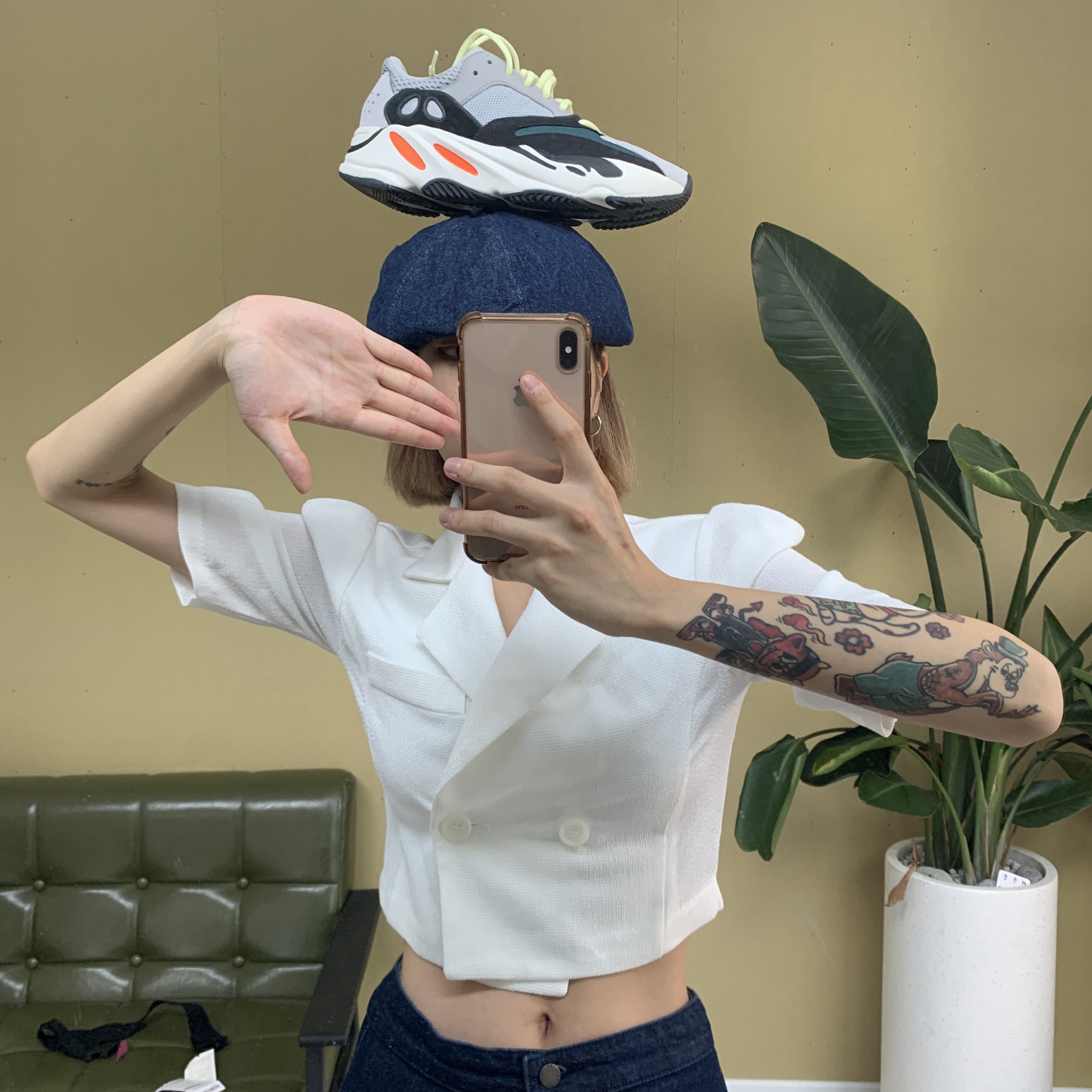 Adidas Yeezy Boost 700 Wave Runner Solid Grey 2017/2019 착용 스타일