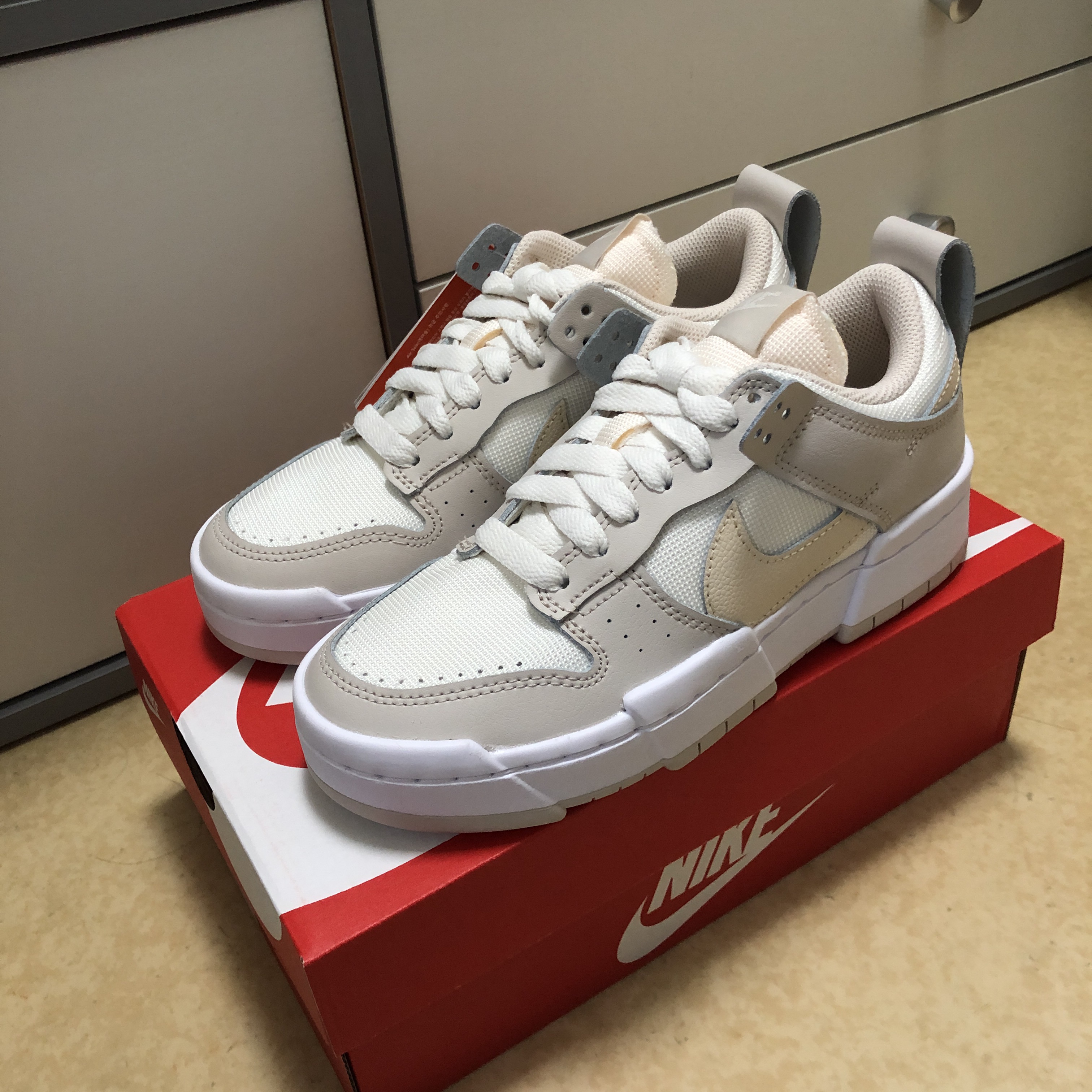 (W) Nike Dunk Low Disrupt Desert Sand 착용 스타일 - 1