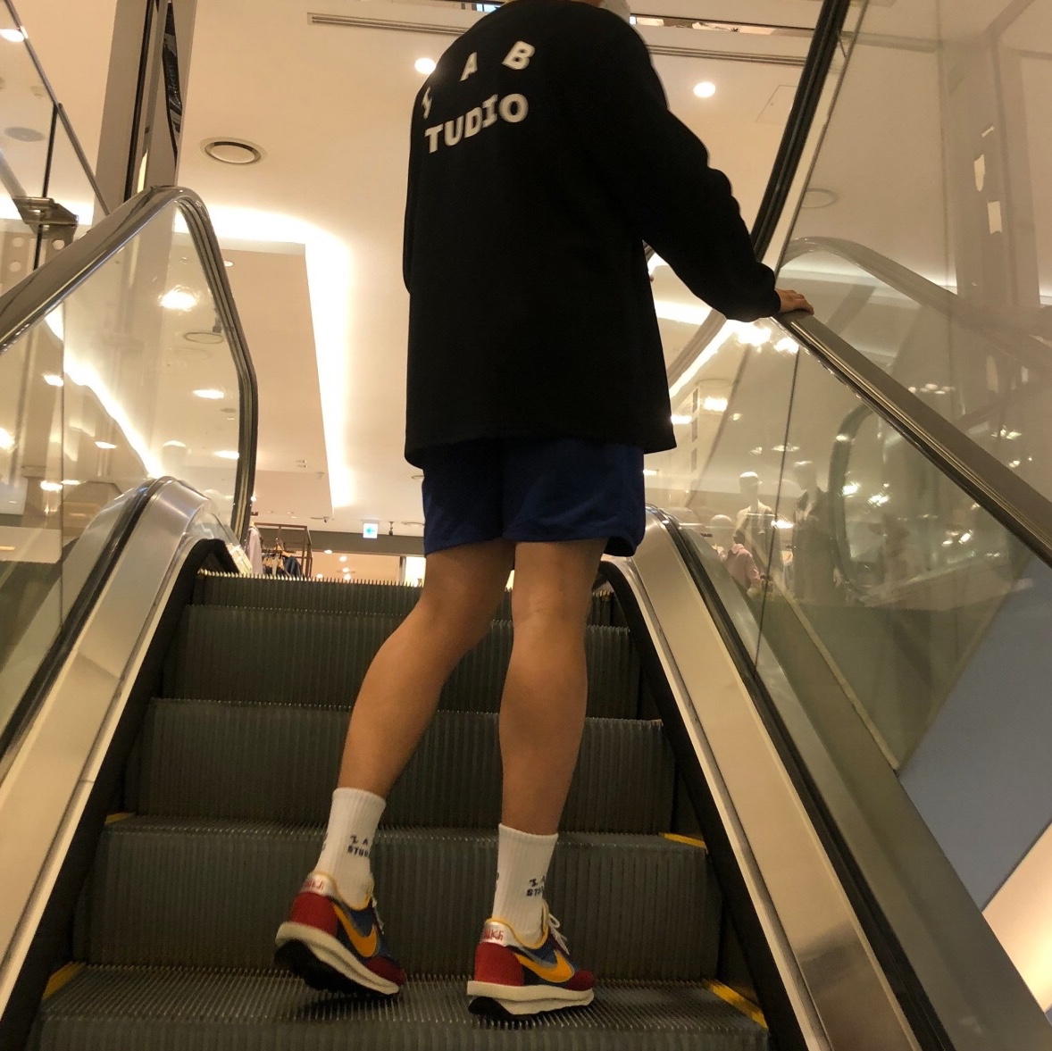 Nike x Sacai LDWaffle Blue Multi 착용 스타일