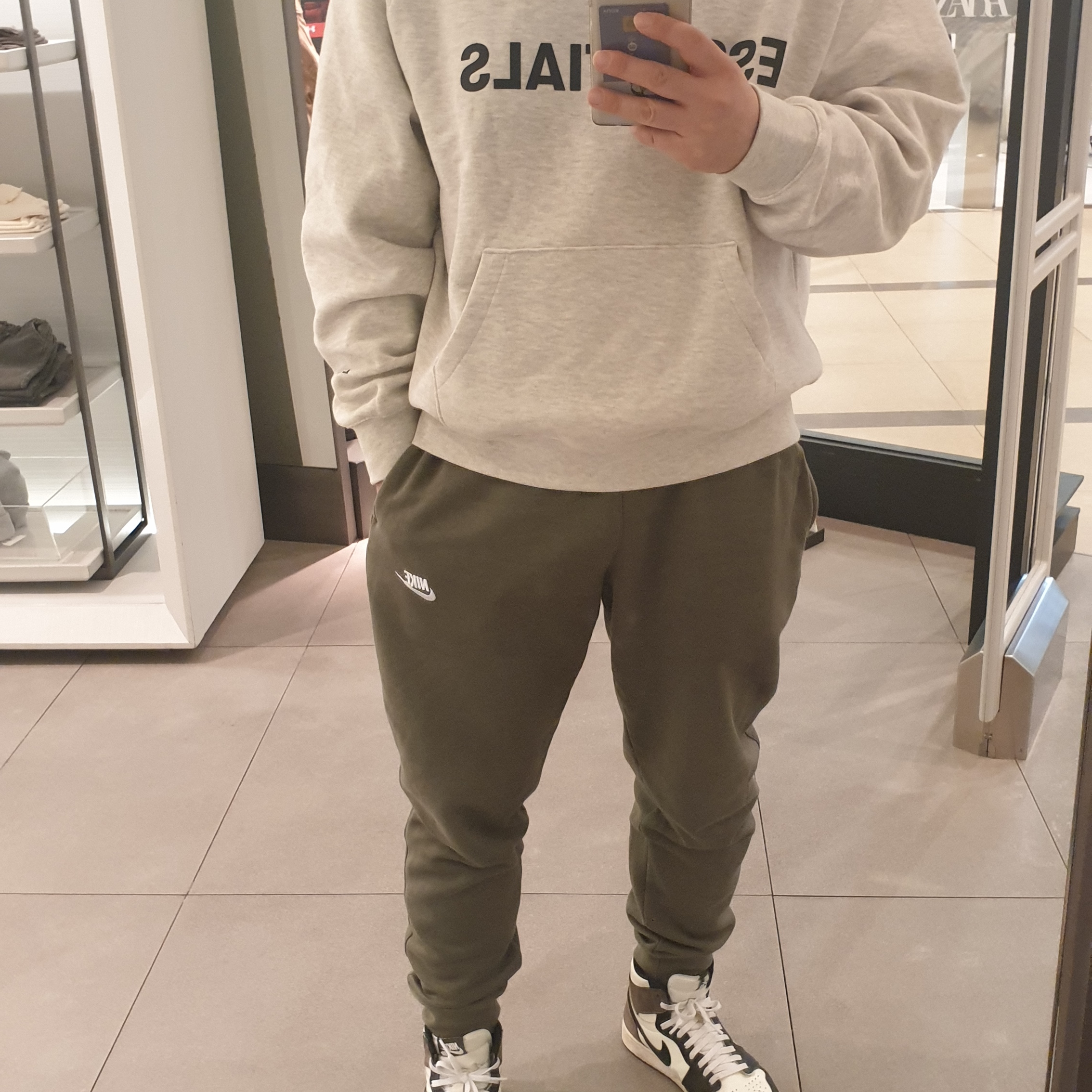 Essentials 3D Silicon Applique Pullover Hoodie Oatmeal/Oatmeal Heather/Light Heather Oatmeal 2020, Jordan 1 Retro High OG Black Mocha 착용 스타일