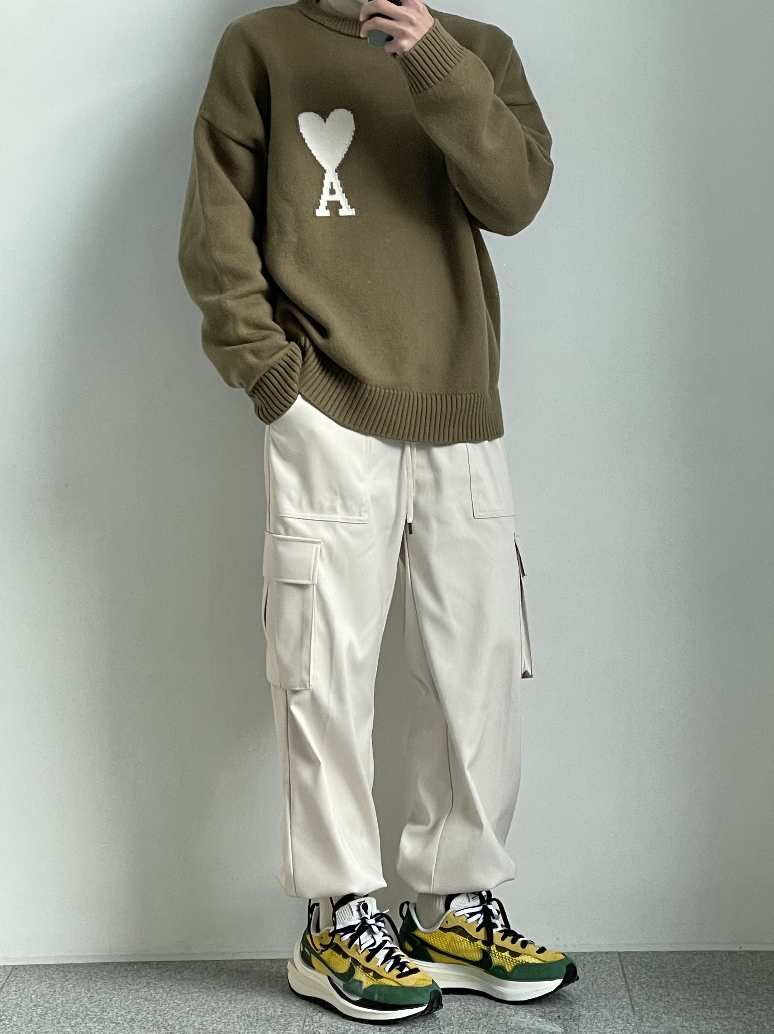 Nike x Sacai VaporWaffle Tour Yellow & Gorge Green Sail 착용 스타일