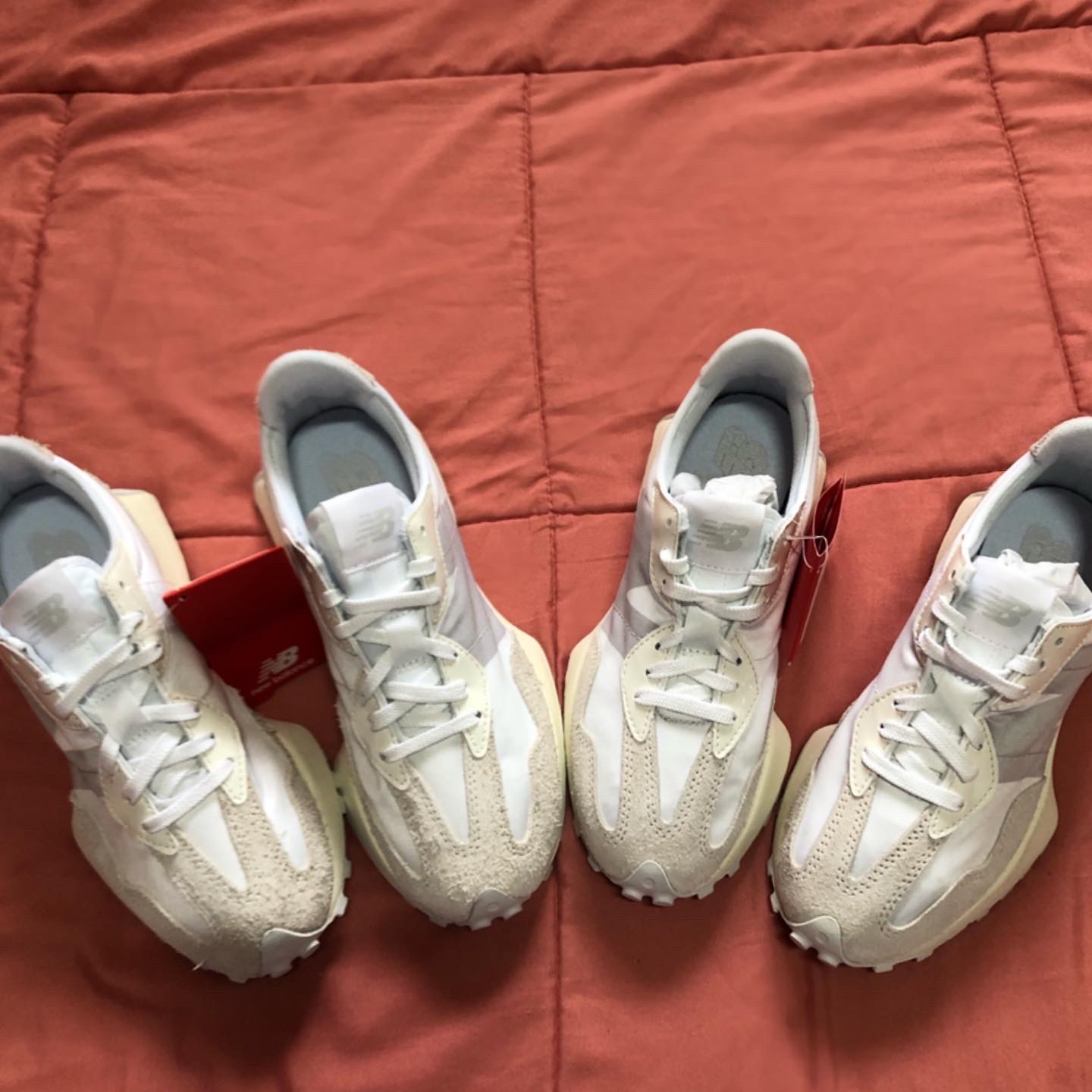 (W) New Balance 327 White Moonbeam 착용 스타일 - 2