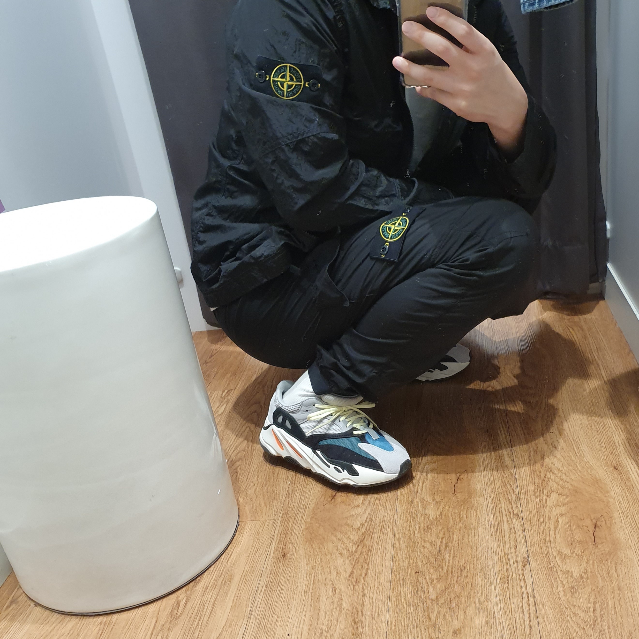 Adidas Yeezy Boost 700 Wave Runner Solid Grey 2017/2019 착용 스타일