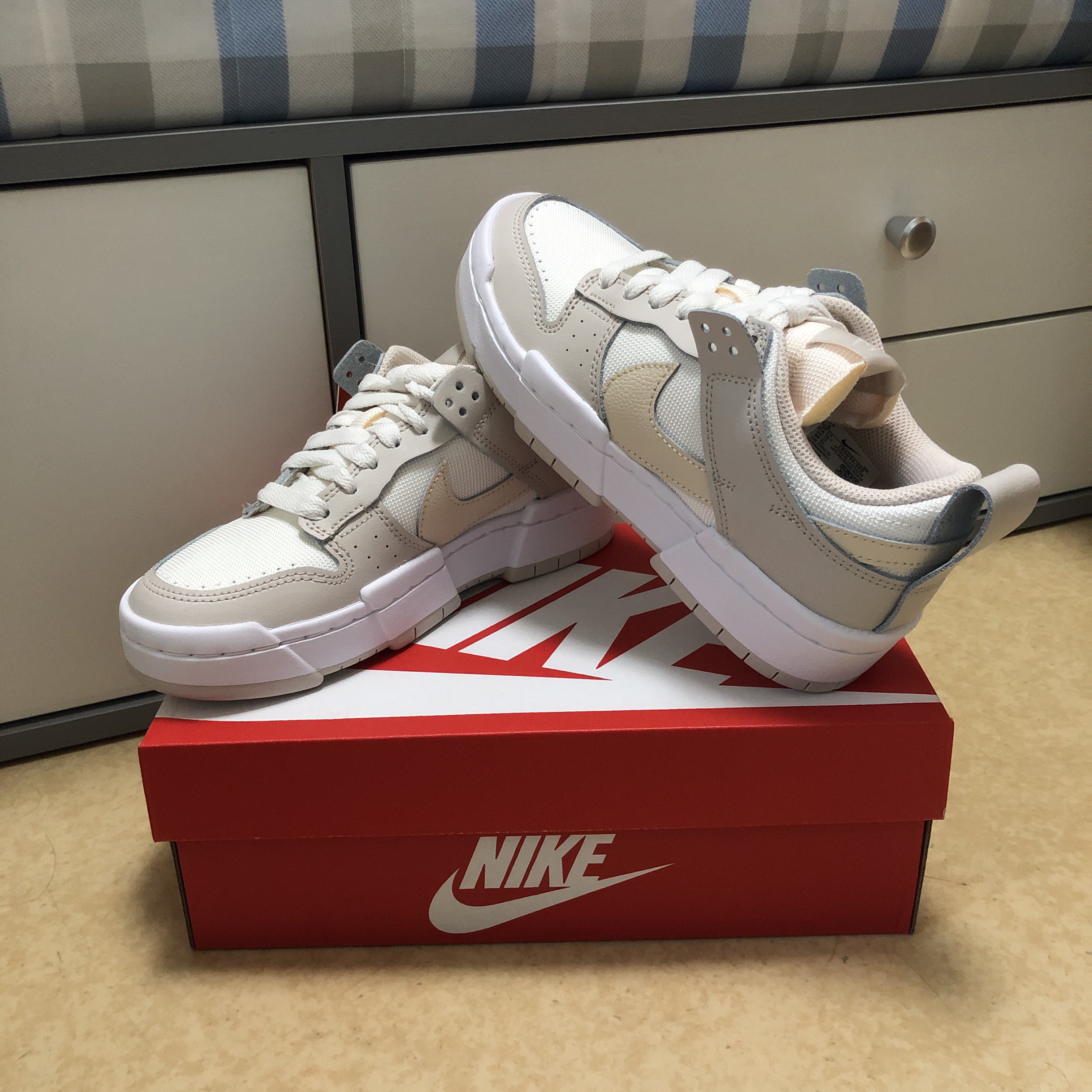 (W) Nike Dunk Low Disrupt Desert Sand 착용 스타일 - 2
