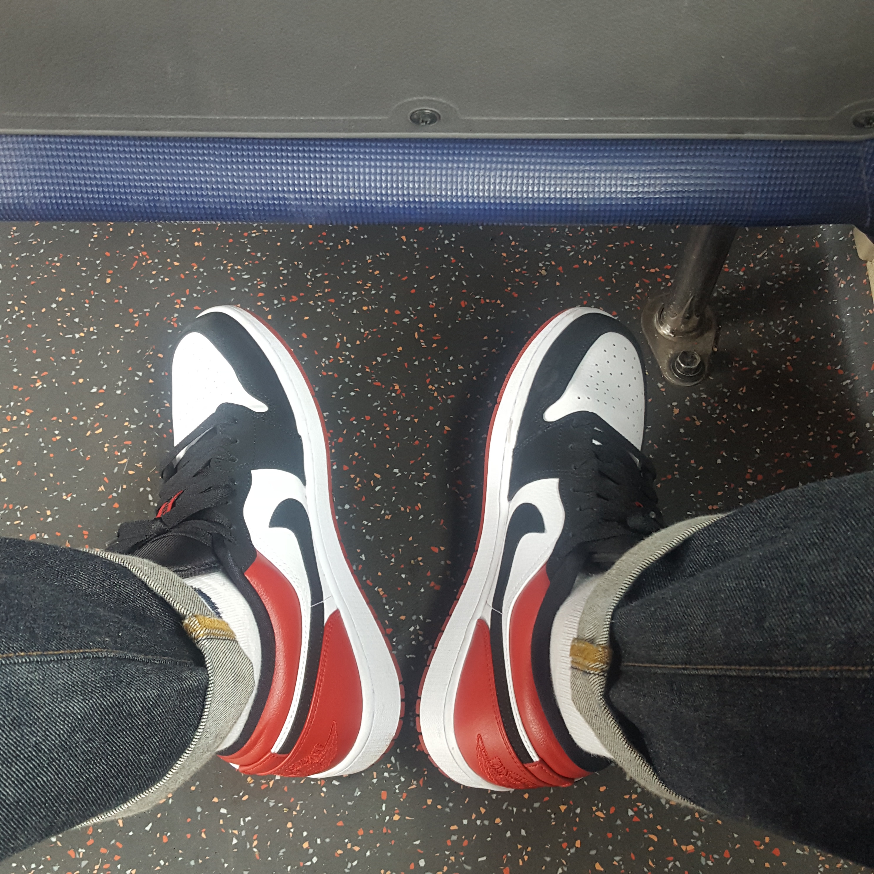 Jordan 1 Low Black Toe 착용 스타일