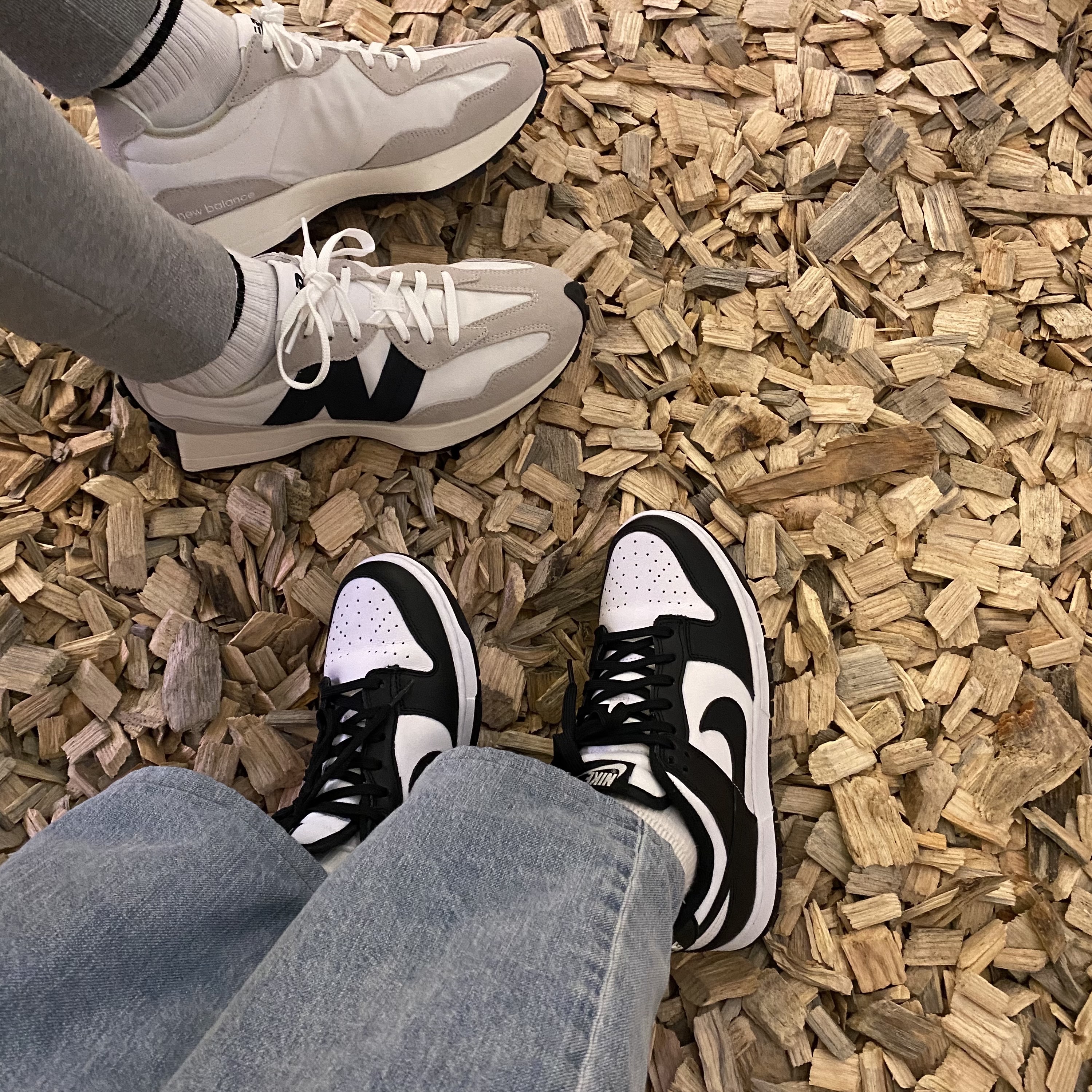 New Balance 327 White Black, Nike Dunk Low Retro Black 착용 스타일 - 4