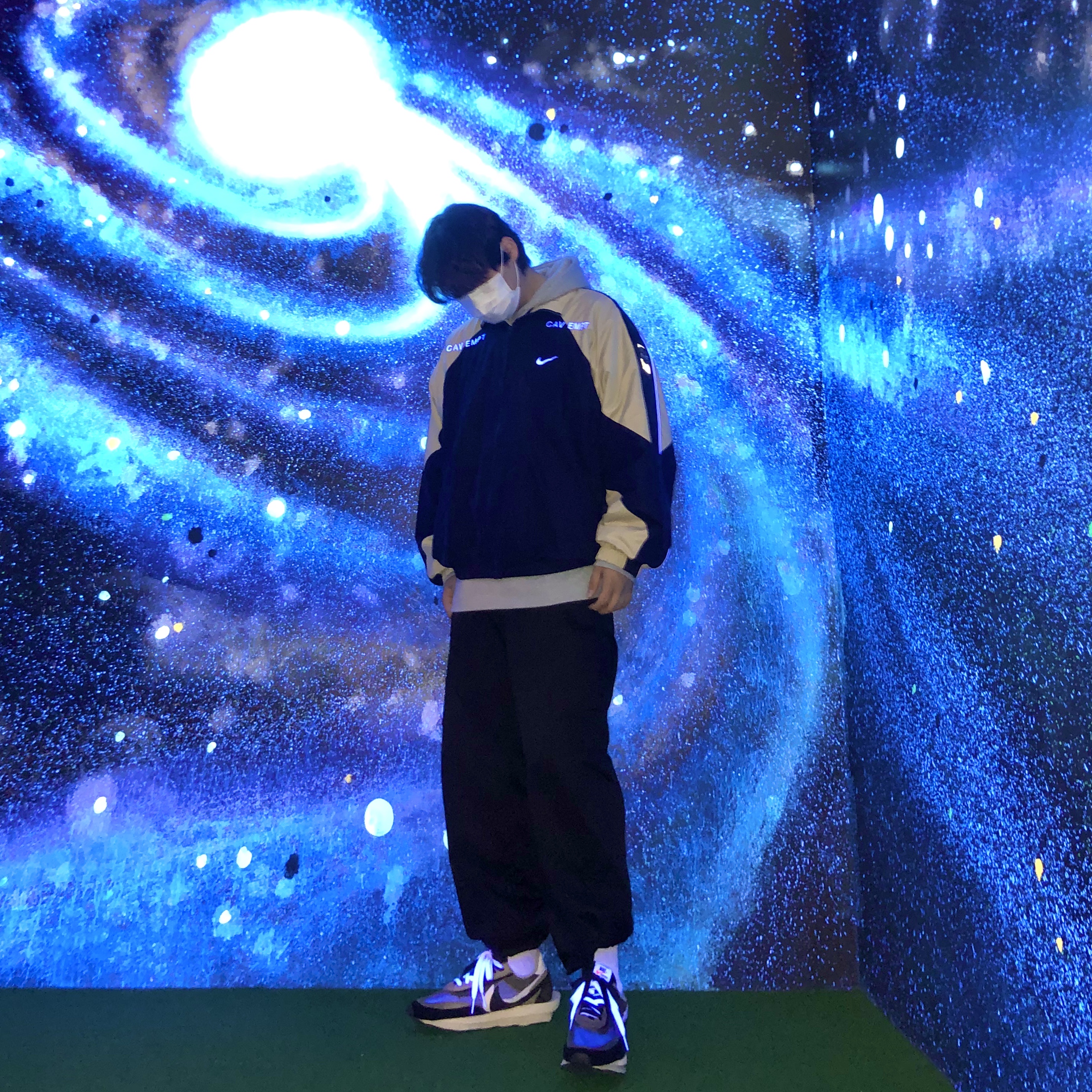 Nike x Sacai LDWaffle Black, Nike x Cav Empt Track Jacket Navy 착용 스타일