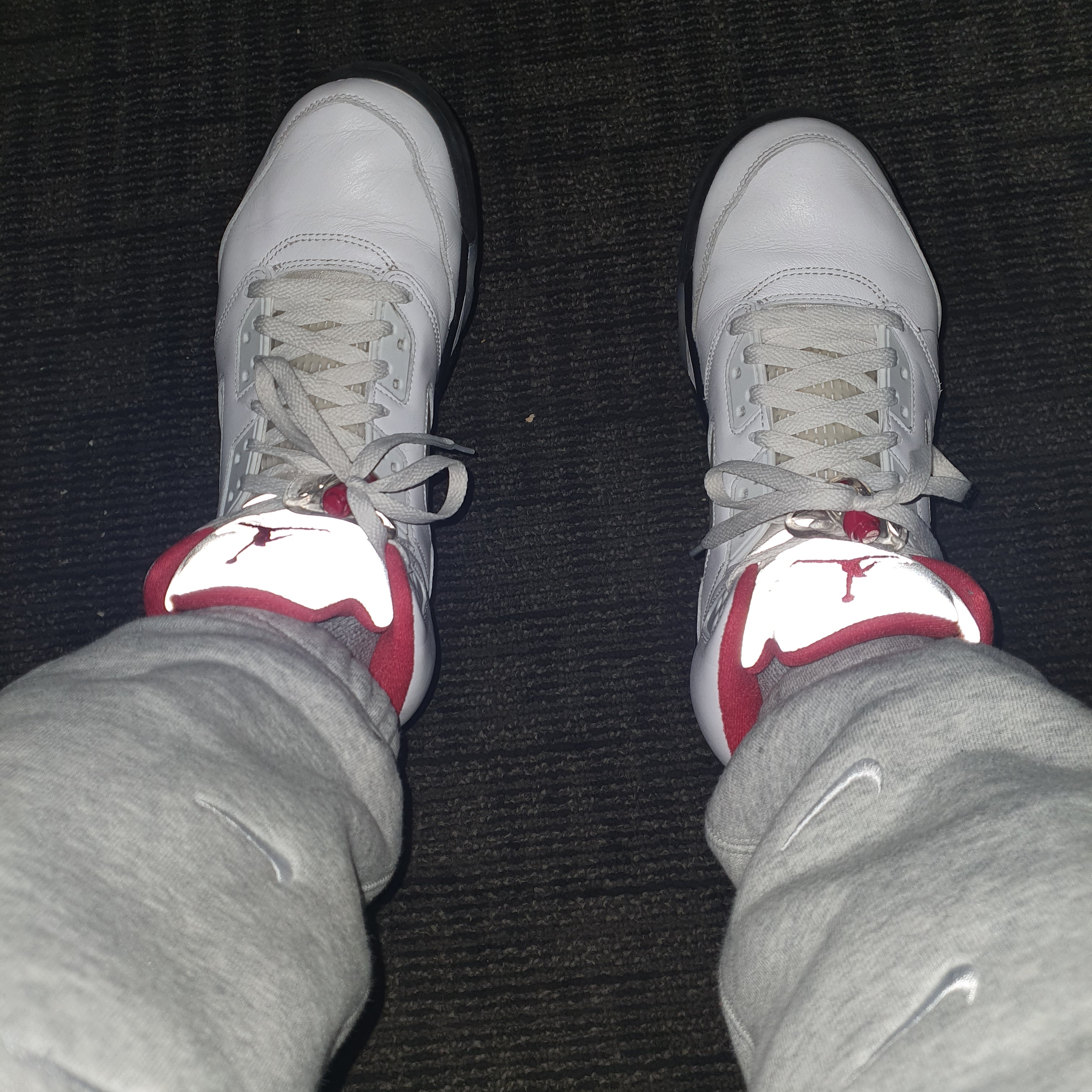 Jordan 5 Retro Fire Red Silver Tongue 2020, Nike NRG Swoosh Logo Pants Grey Heather 착용 스타일 - 5