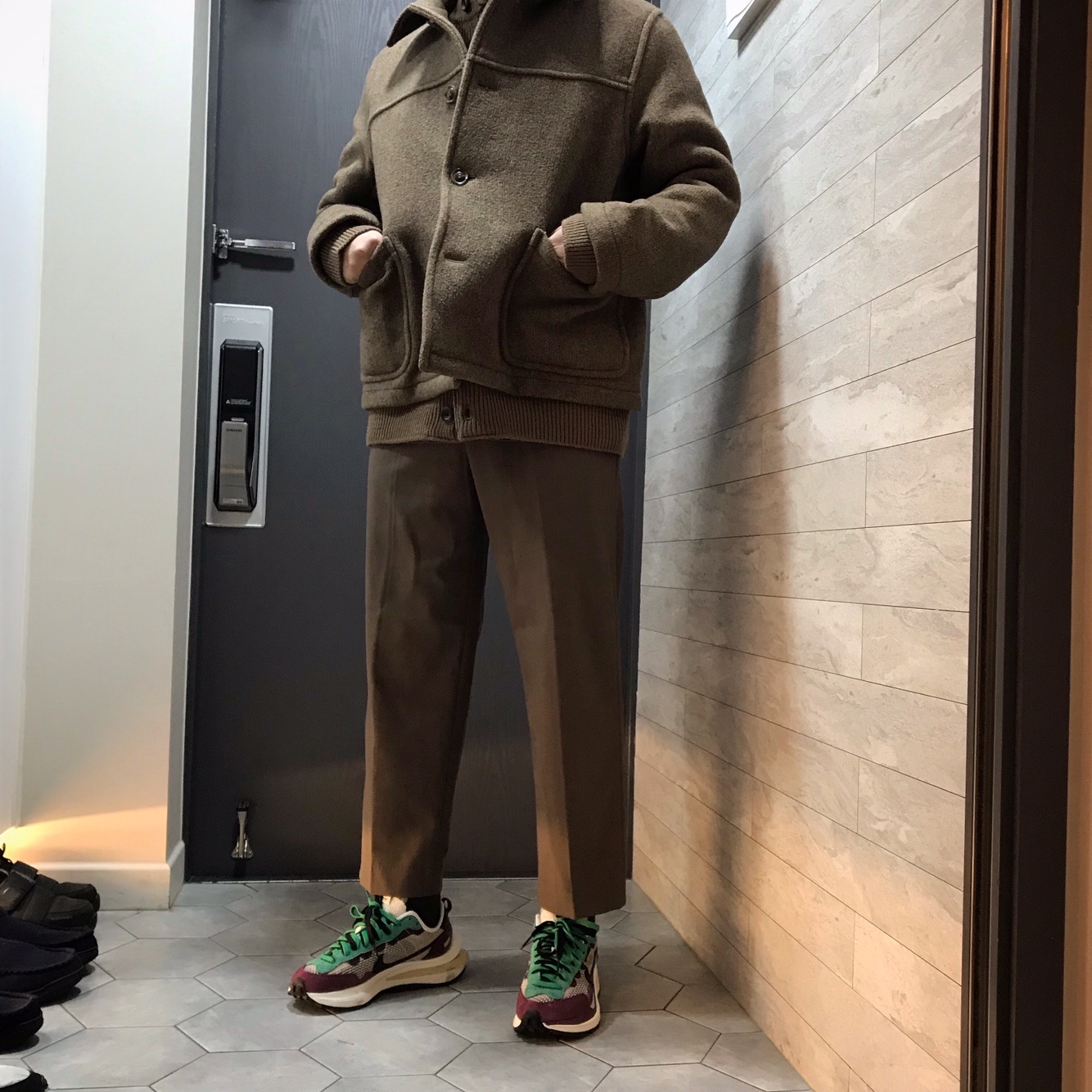 Nike x Sacai VaporWaffle String & Black Villain Red 착용 스타일