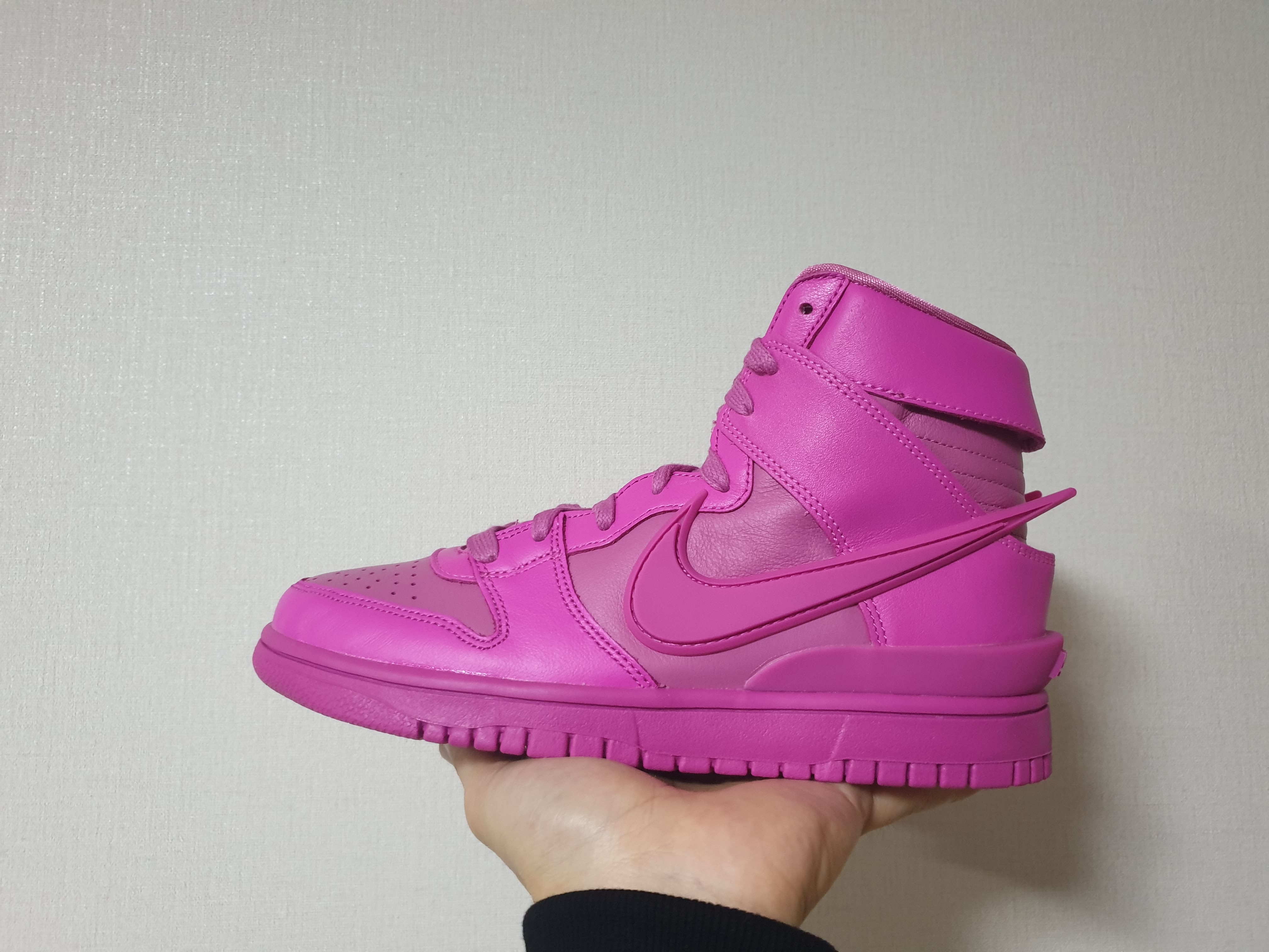 Nike x Ambush Dunk High Cosmic Fuchsia, Nike x Off-White Air Rubber Dunk Green Strike 착용 스타일 - 2