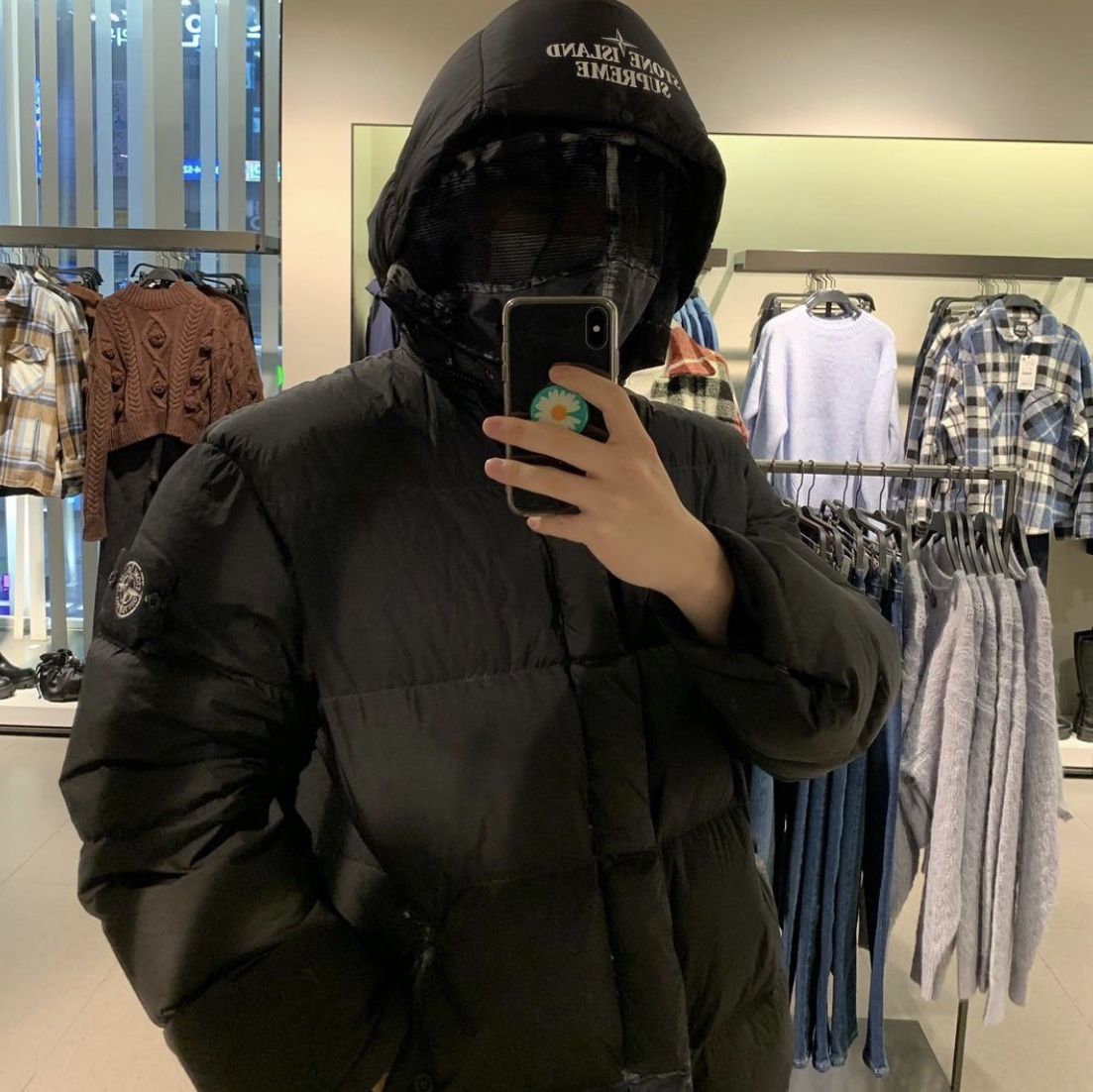 Supreme x Stone Island Painted Camo Crinkle Down Jacket Black - 20FW 착용 스타일
