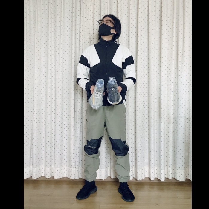 Adidas Yeezy Boost 350 V2 Black Red 2020, Adidas Yeezy Boost 350 V2 Israfil 착용 스타일