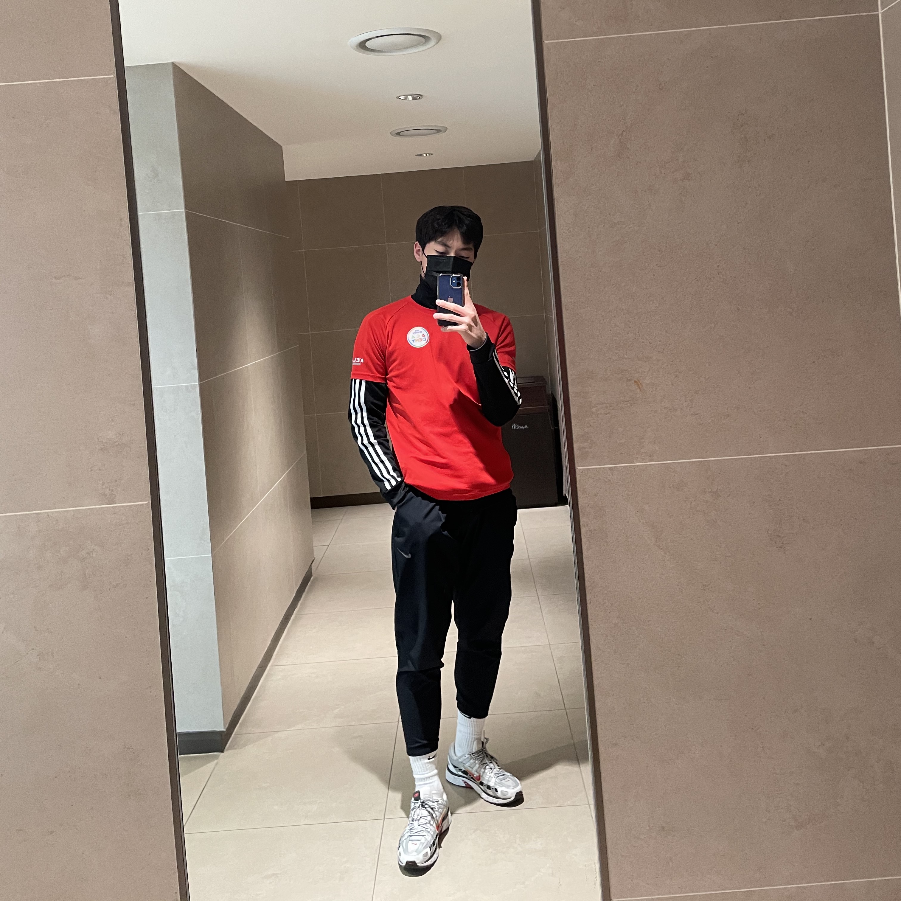 (W) Nike P-6000 Metallic Silver Red 착용 스타일