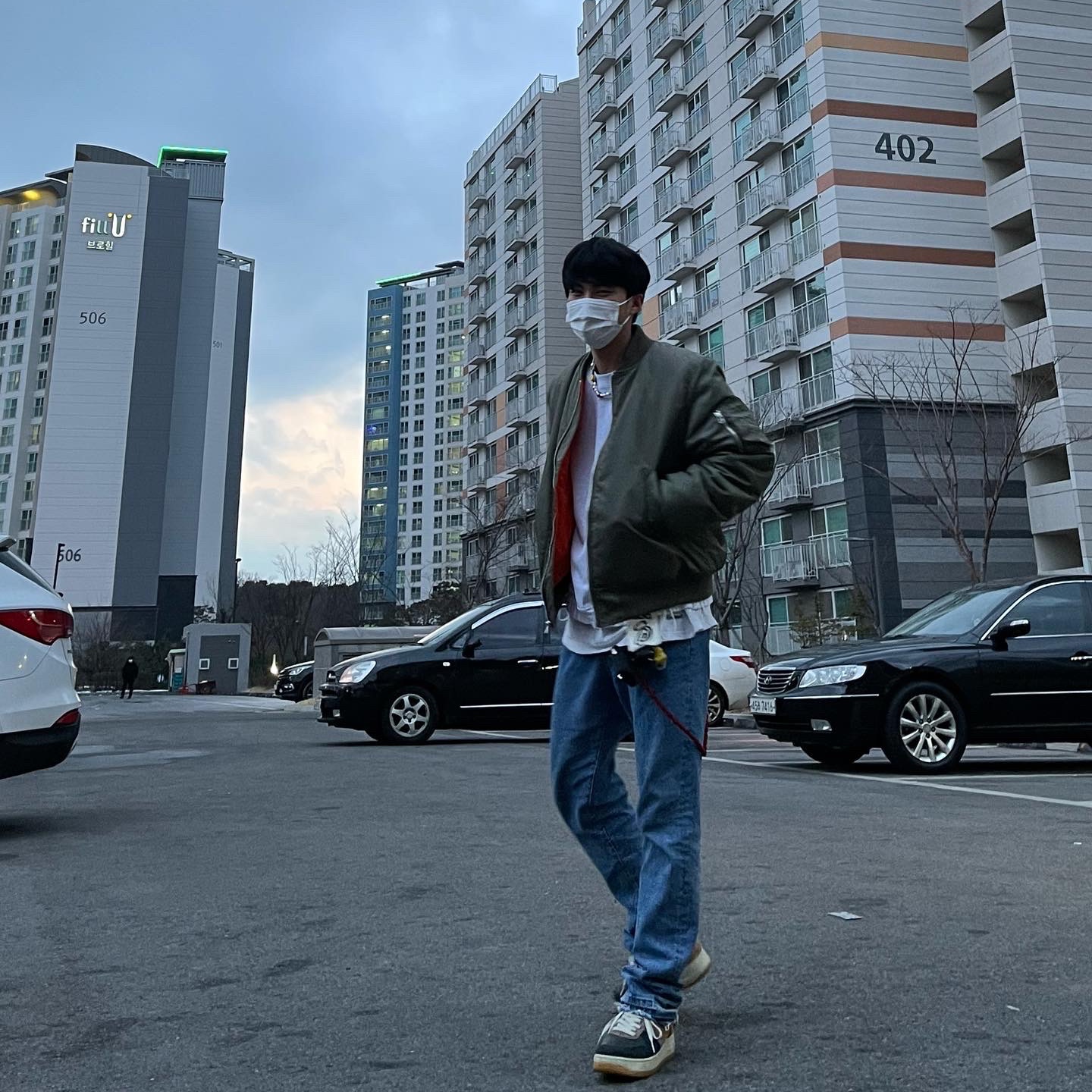 Stussy x CDG MA-1 Jacket Olive, Nike x Travis Scott Air Force 1 Low Cactus Jack 착용 스타일 - 2