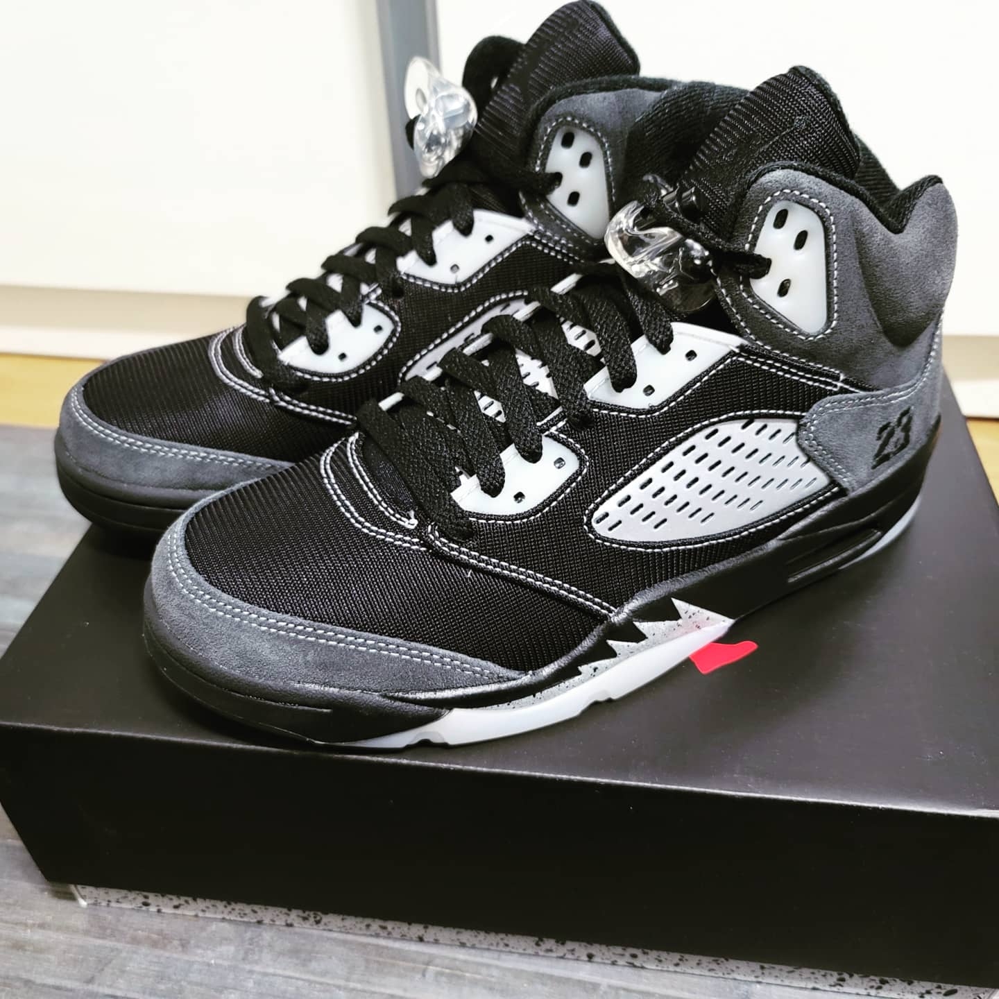 Jordan 5 Retro Anthracite 착용 스타일 - 5