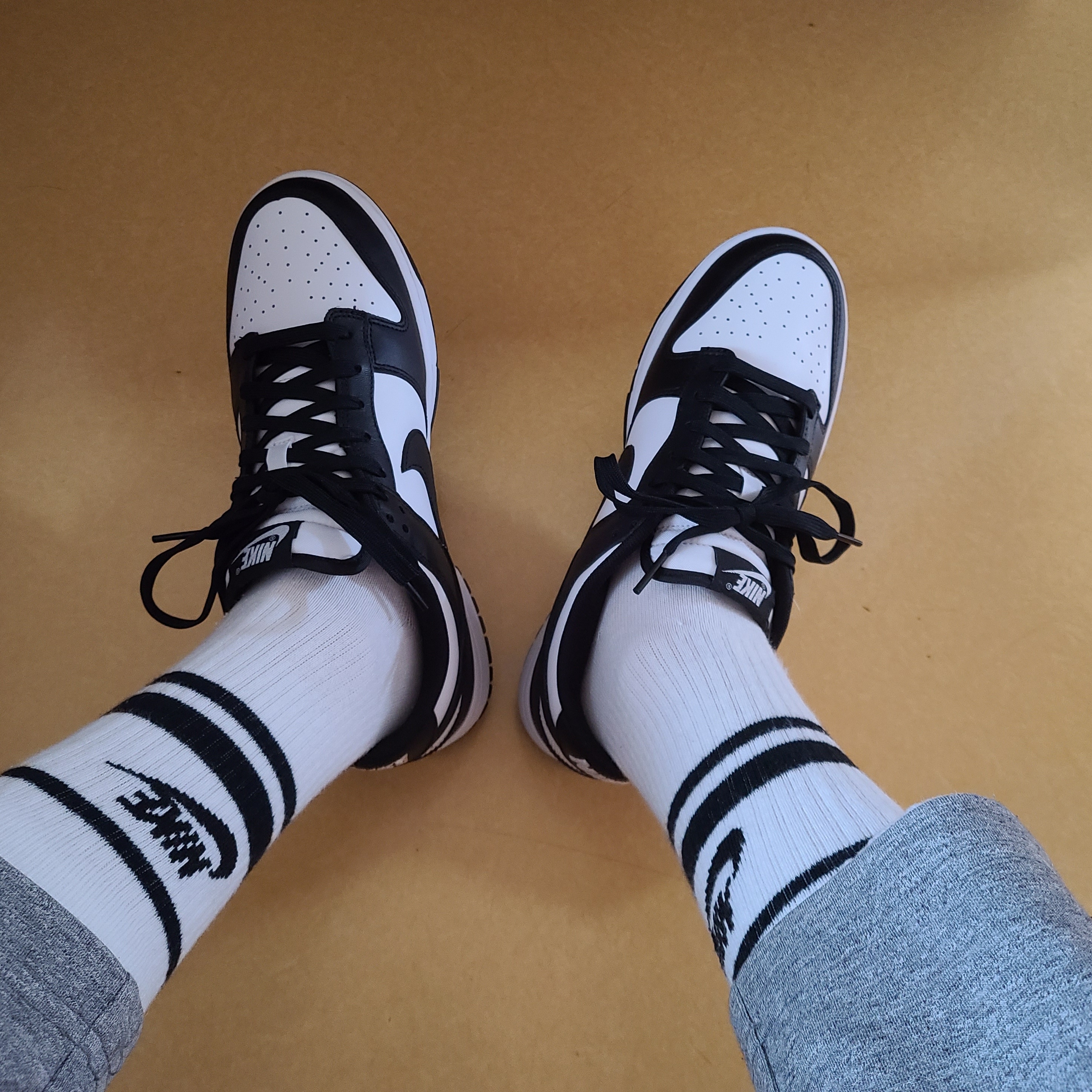 Nike Dunk Low Retro Black 착용 스타일 - 4