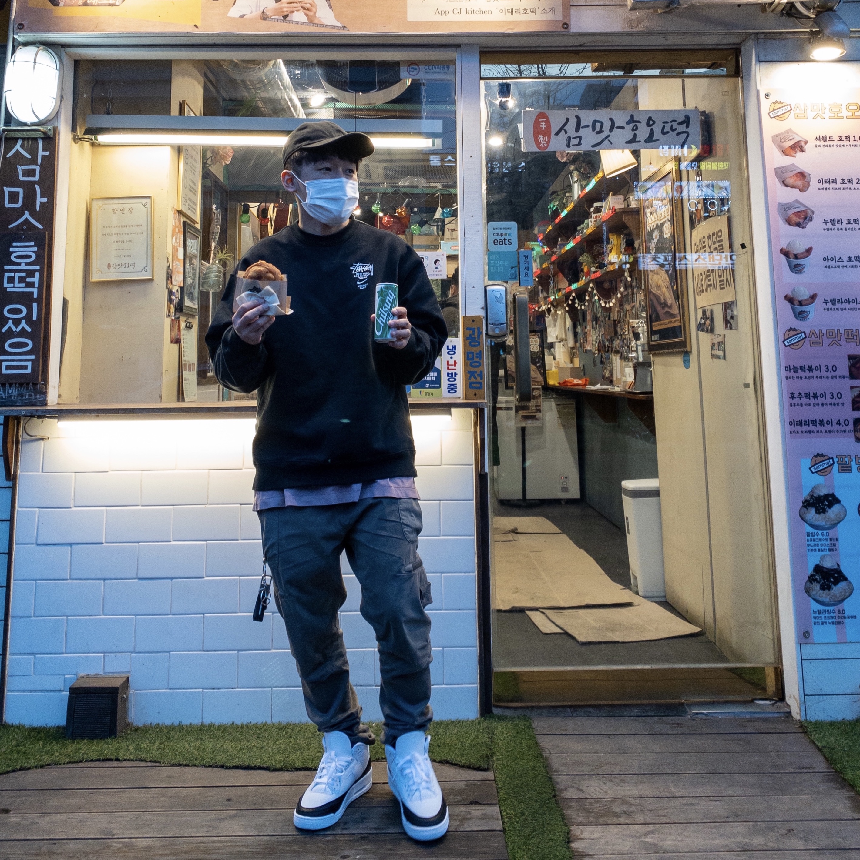 Jordan 3 x Fragment Retro SP White Black, Nike x Stussy NRG ZR Fleece Crewneck Black - US/EU 착용 스타일