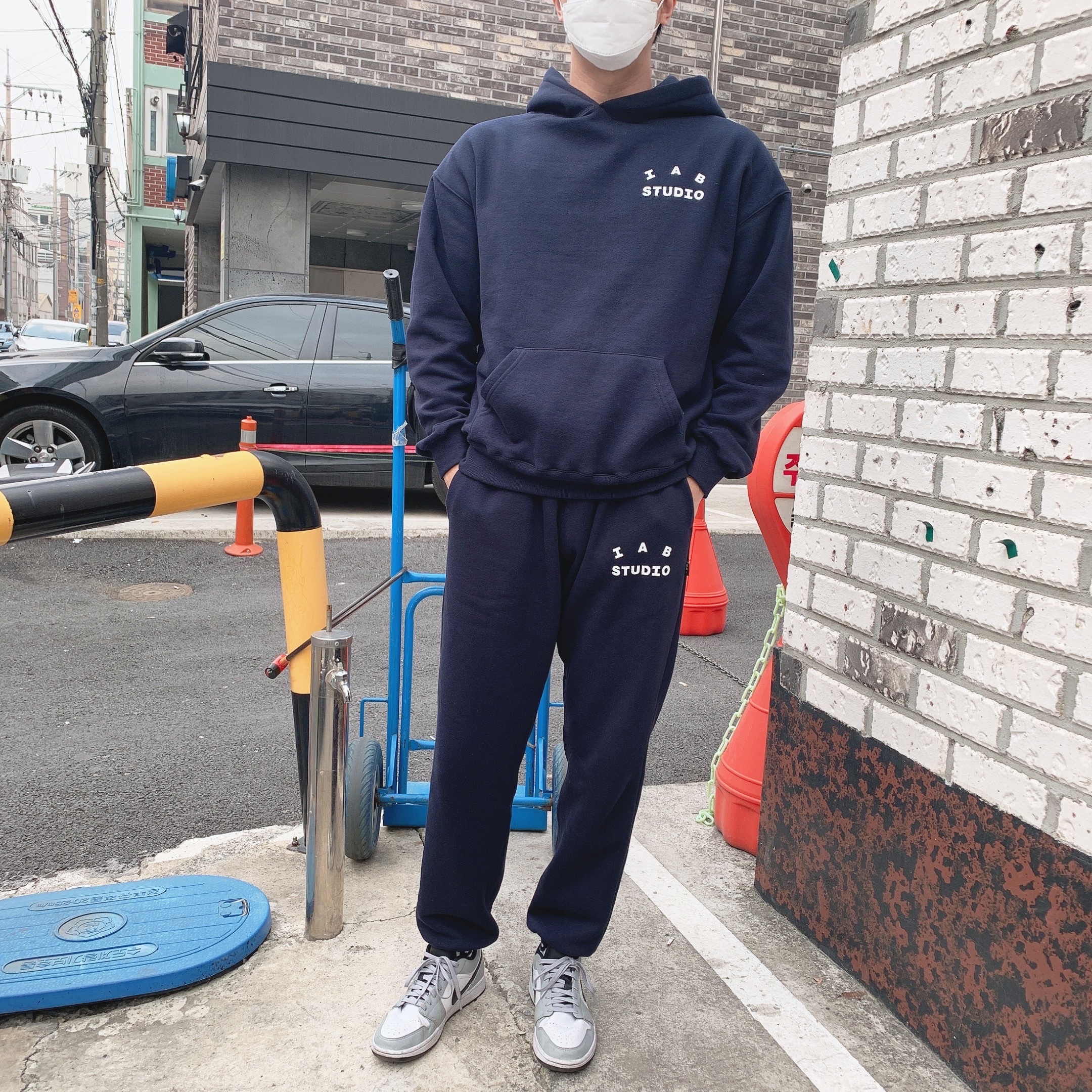 IAB Studio Hoodie Navy - 21SS, IAB Studio Sweatpants Navy - 21SS 착용 스타일 - 2