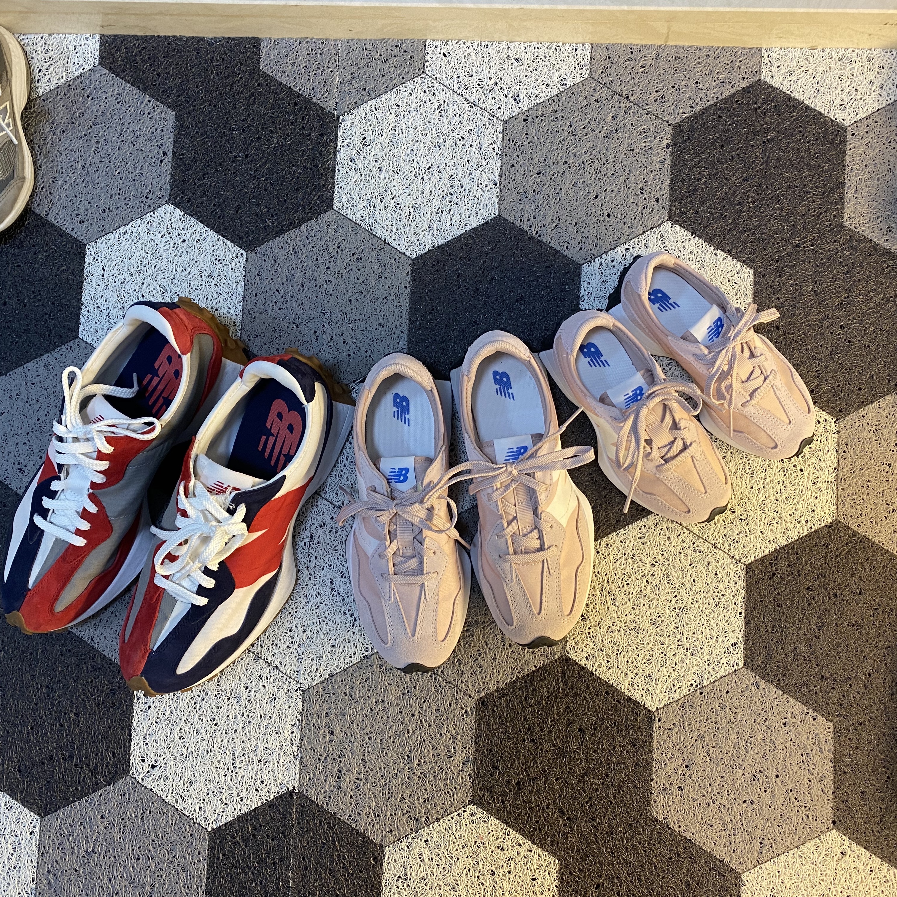 New Balance 327 Navy Red Gum, (GS) New Balance 327 Pink - M Standard 착용 스타일