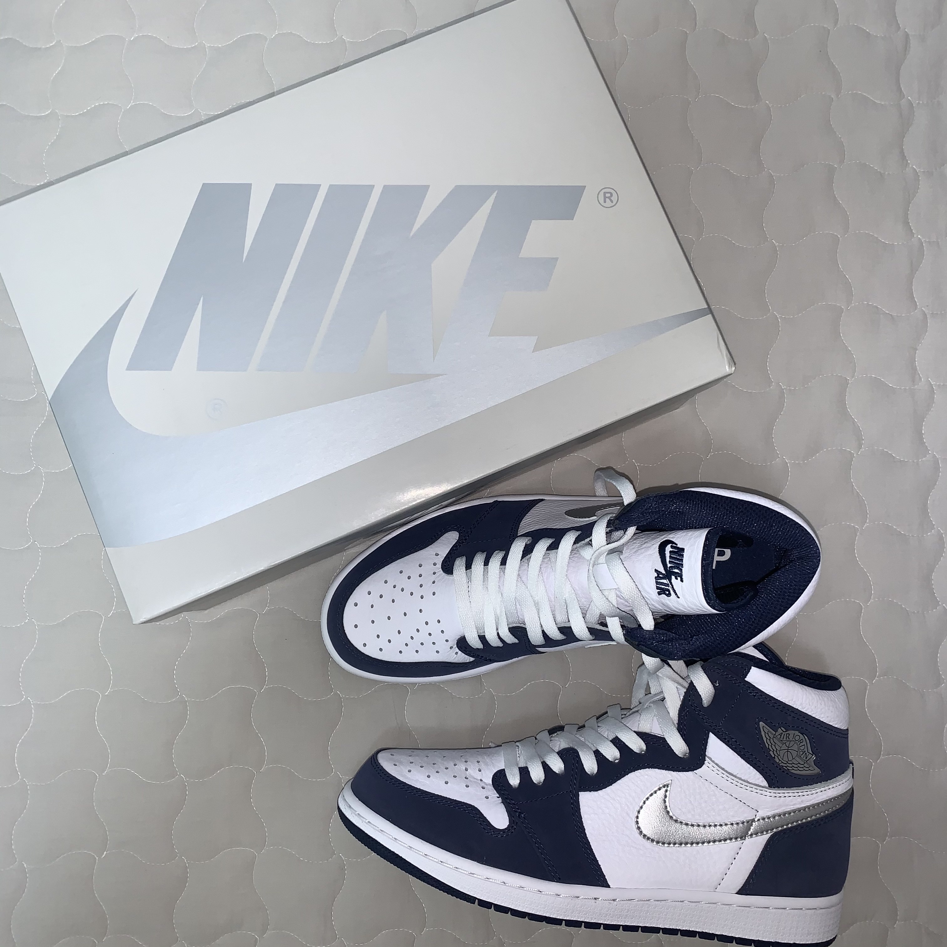 Jordan 1 Retro High OG CO.JP Midnight Navy 착용 스타일 - 2