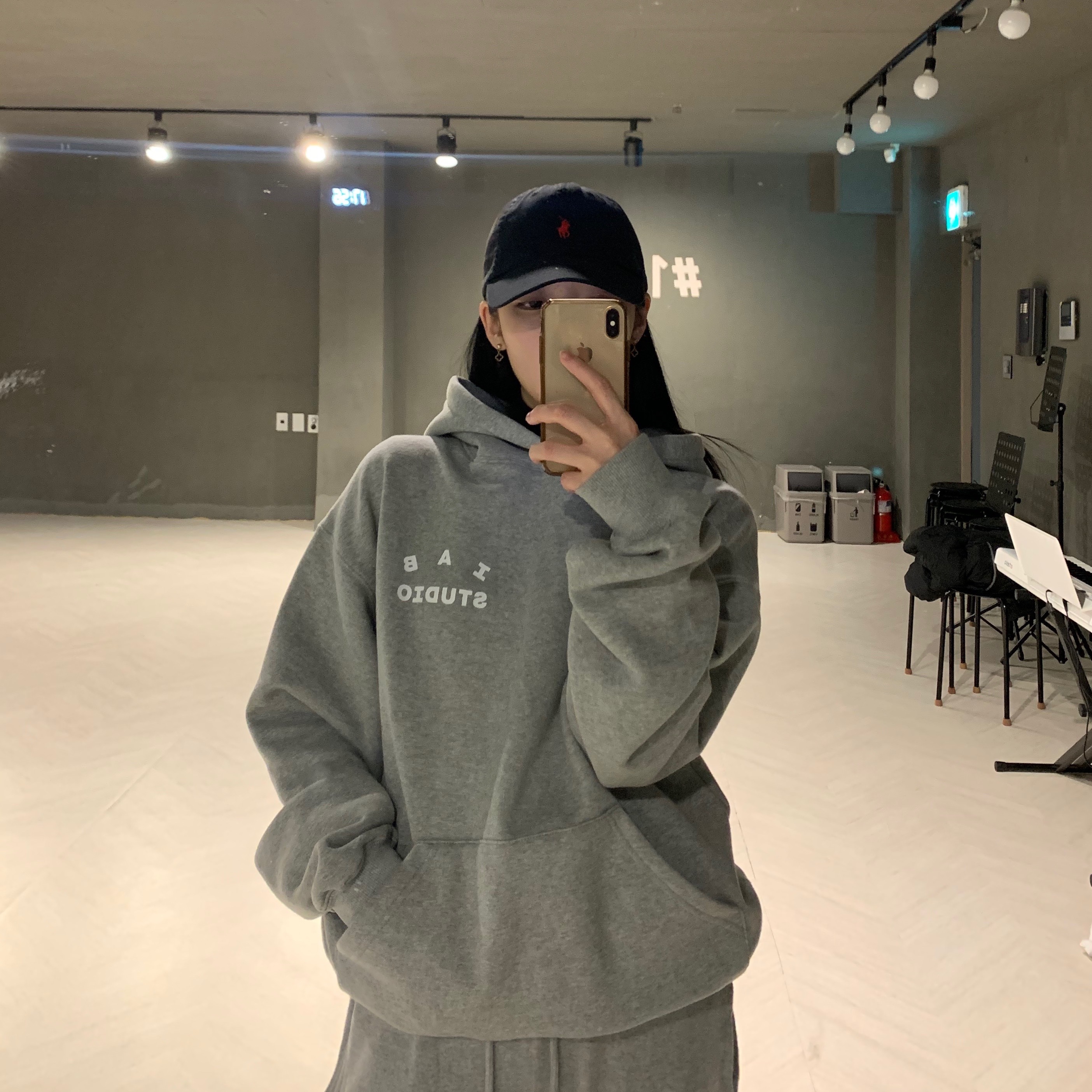IAB Studio Hoodie Gray - 21SS, (GS) Jordan 1 Low Light Smoke Grey 착용 스타일 - 1