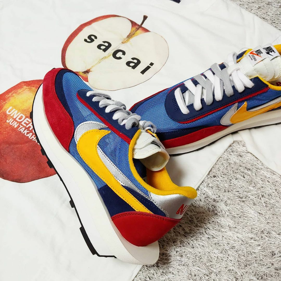 Nike x Sacai LDWaffle Blue Multi 착용 스타일 - 2