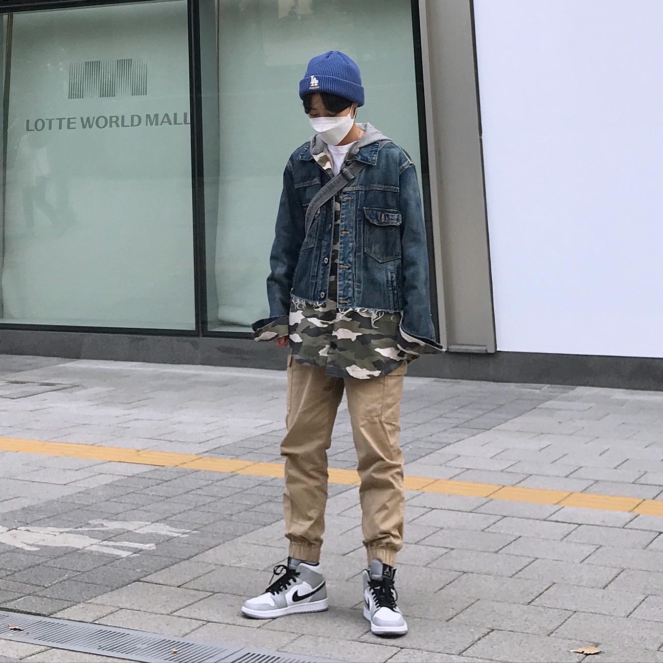 Jordan 1 Mid Light Smoke Grey 착용 스타일