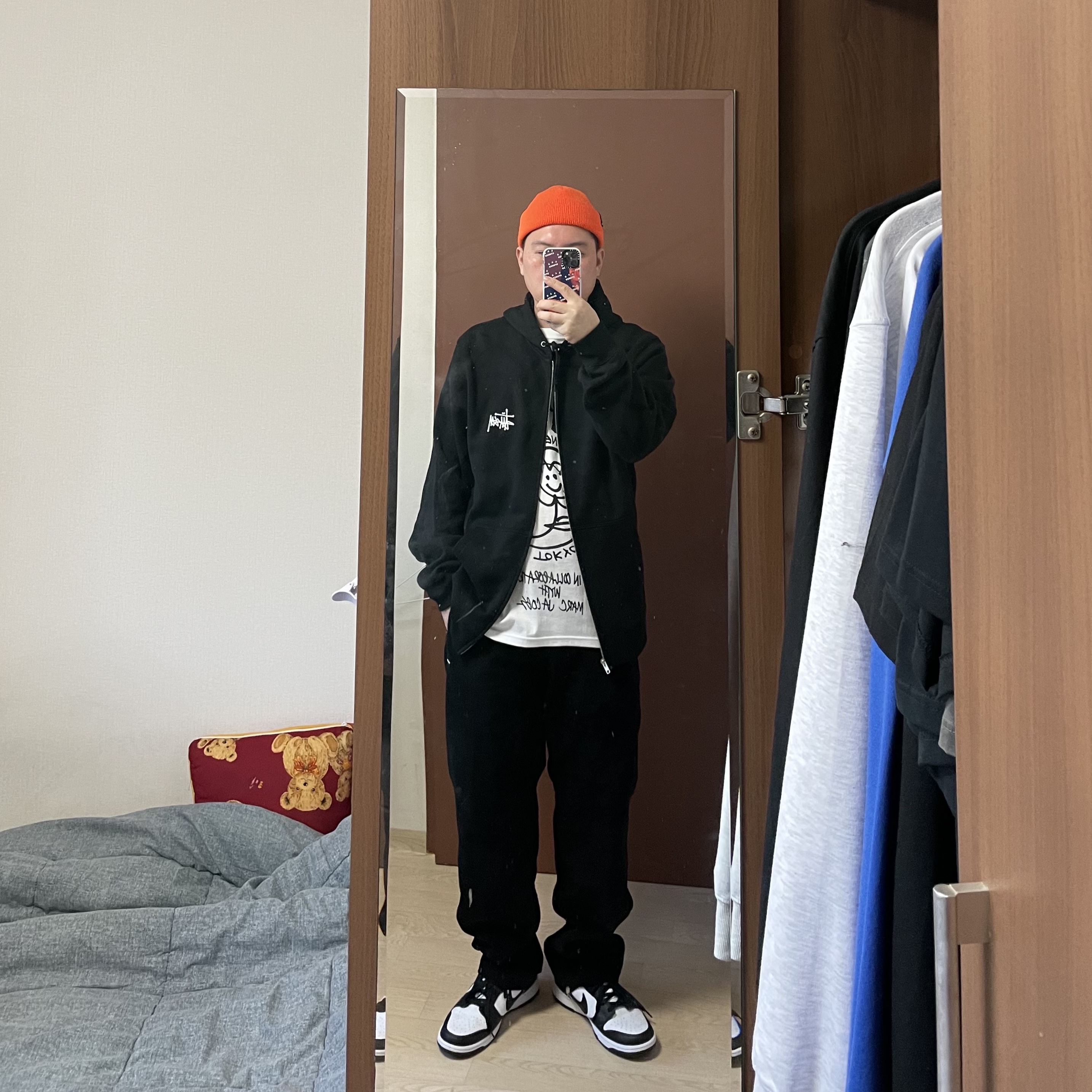 Nike Dunk Low Retro Black, Stussy x Marc Jacobs 40 WT T-Shirt 착용 스타일
