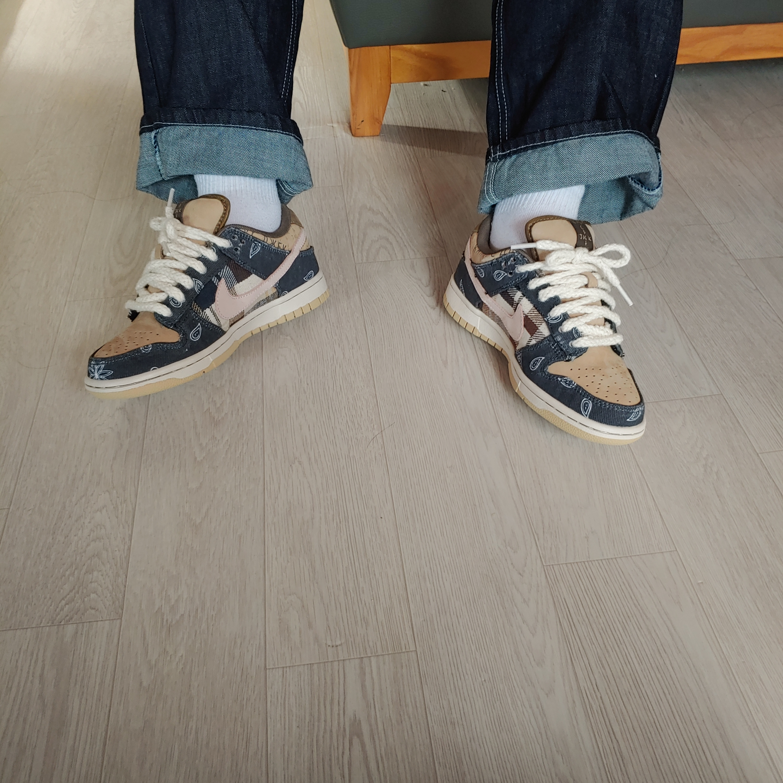 Nike x Travis Scott SB Dunk Low 착용 스타일