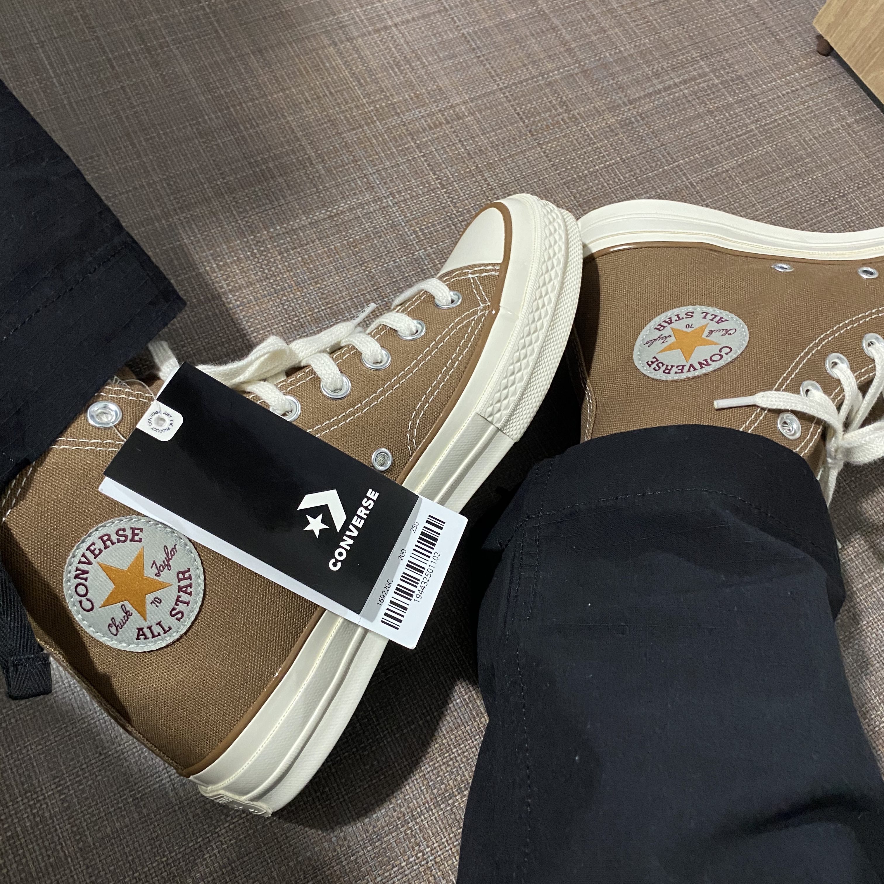Converse x Carhartt WIP Chuck 70 High Hamilton Brown 착용 스타일 - 1