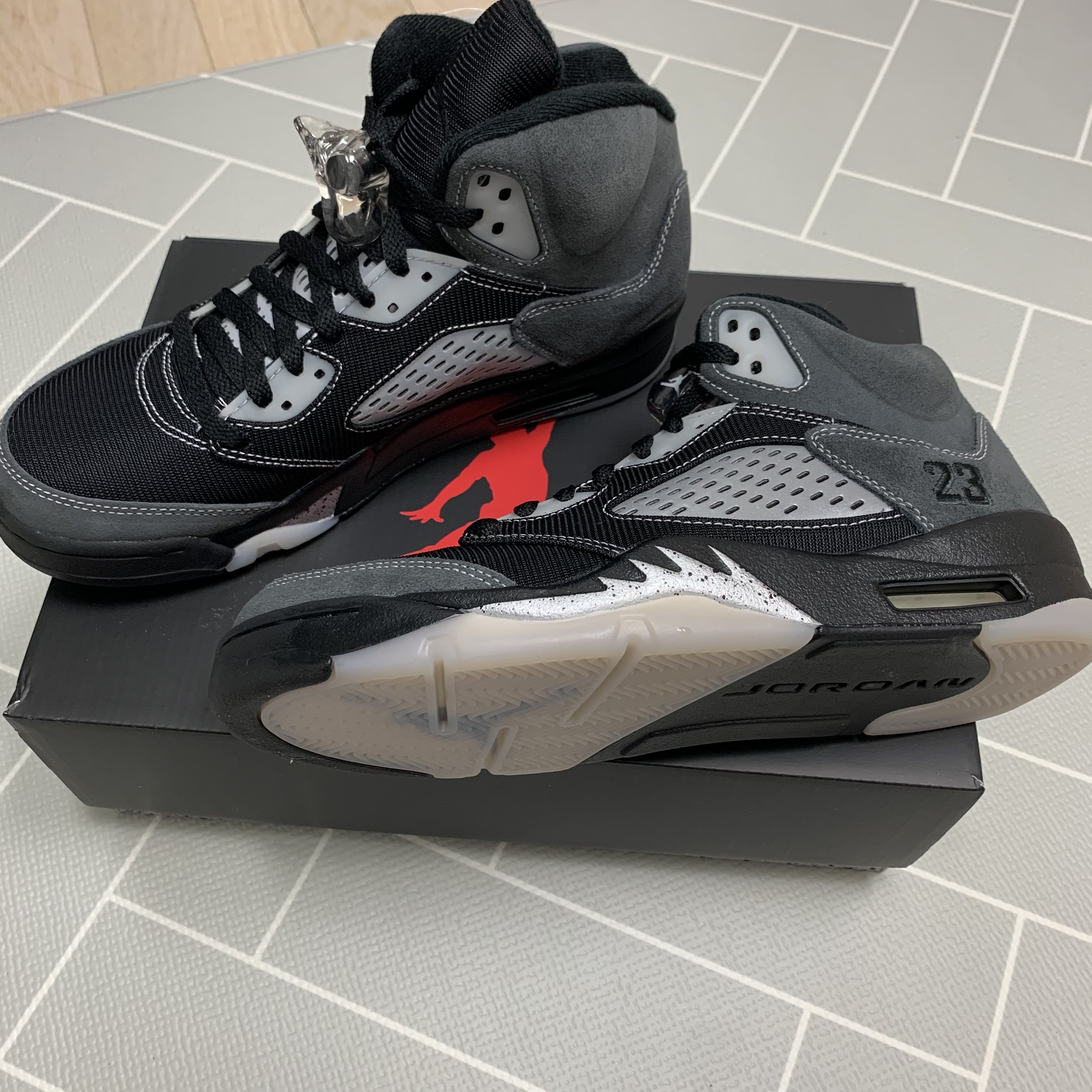 Jordan 5 Retro Anthracite 착용 스타일