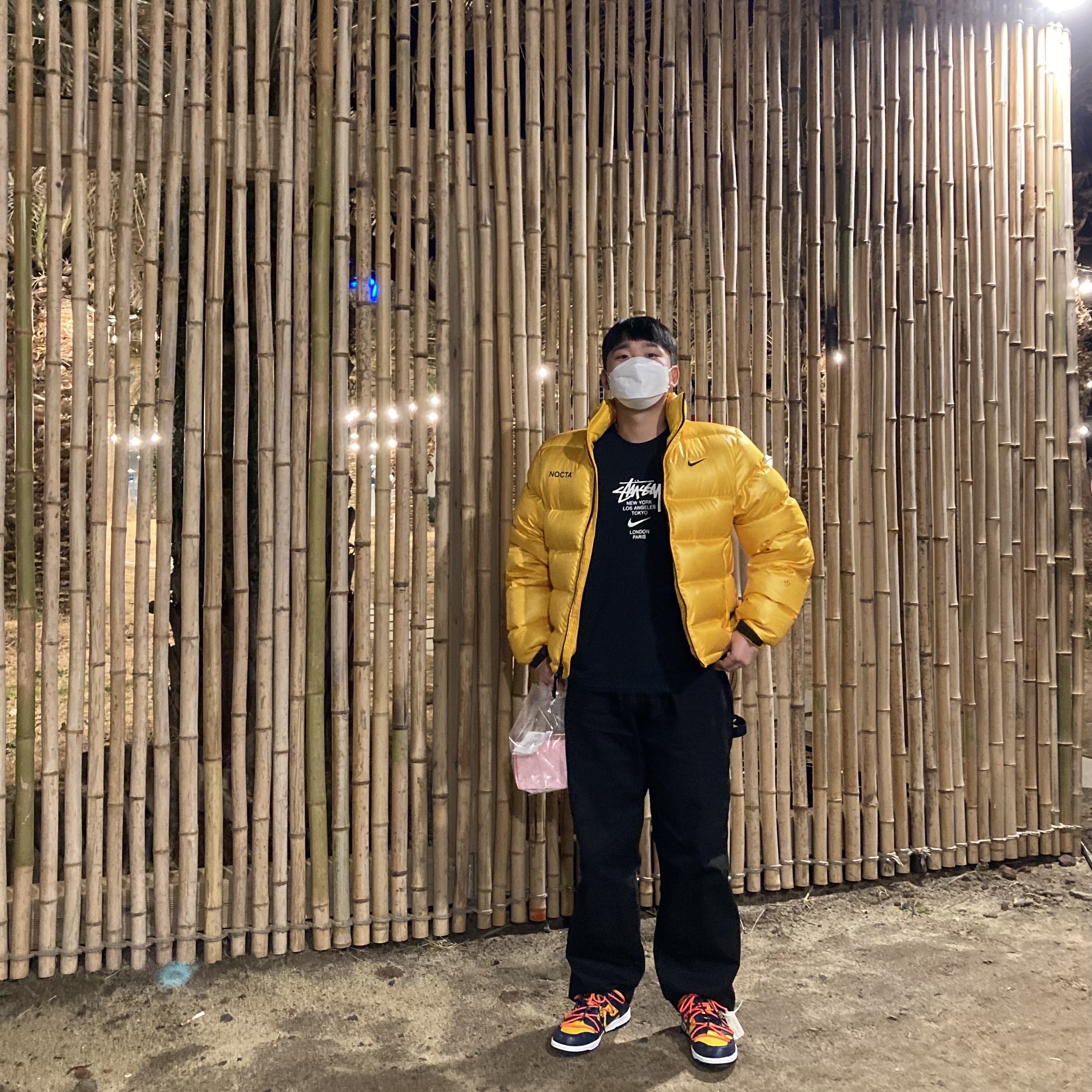 Nike x Off-White Dunk Low University Gold Midnight Navy, Nike x Drake Nocta Puffer Jacket University Gold - Asia 착용 스타일